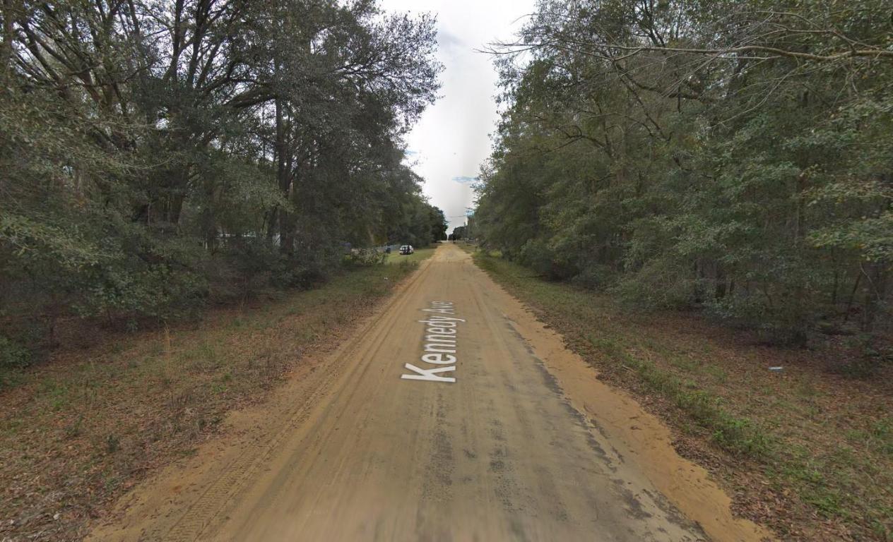 INTERLACHEN LAKES ESTATES - Land