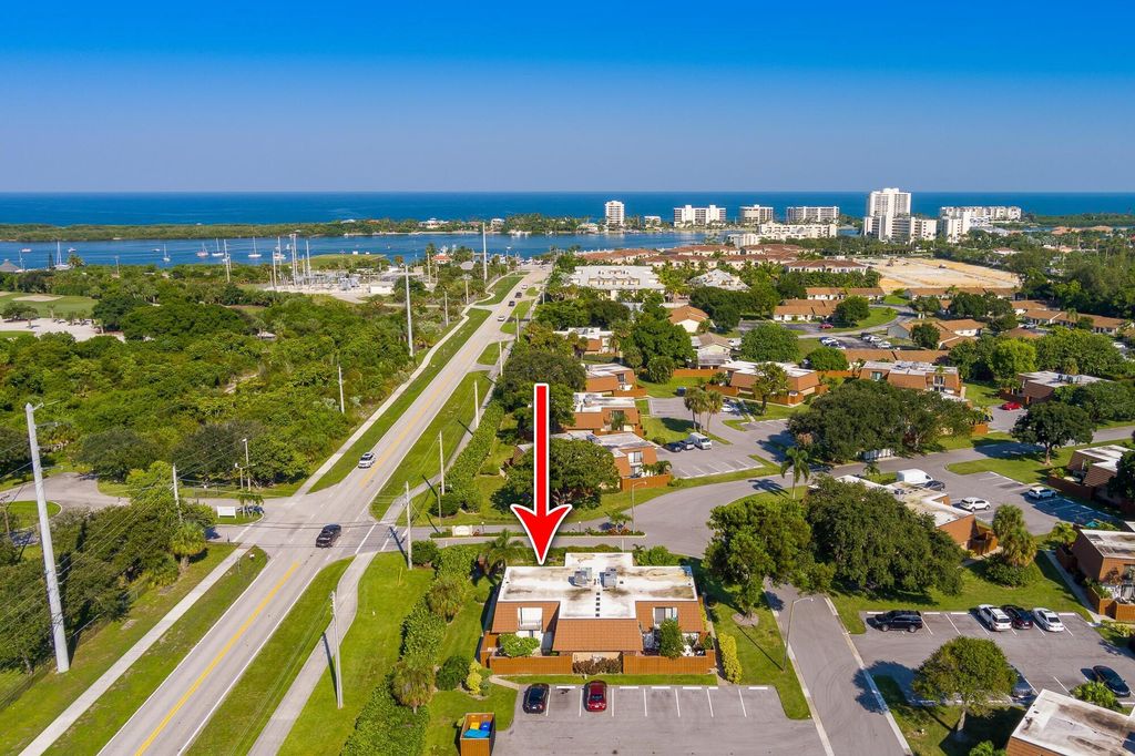 Photo of 3900 County Line Road #5a, Jupiter, FL 33469 (MLS # R11089051)