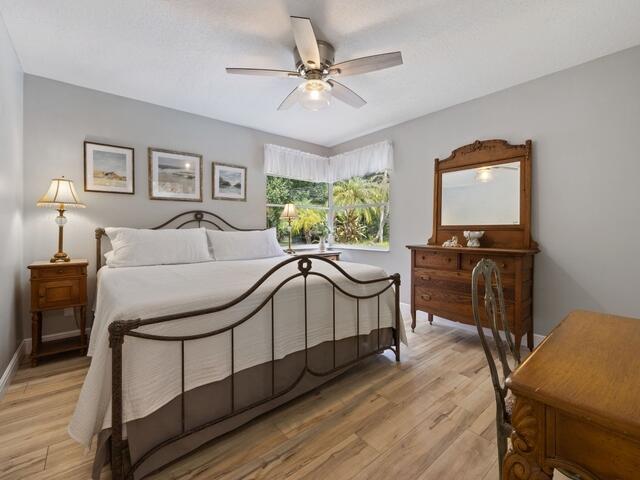 PADDOCK PARK 2 OF WELLING - Residential