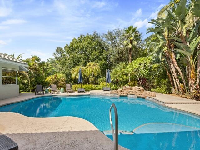 PADDOCK PARK 2 OF WELLING - Residential