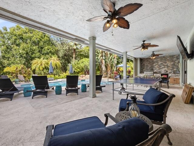 PADDOCK PARK 2 OF WELLING - Residential