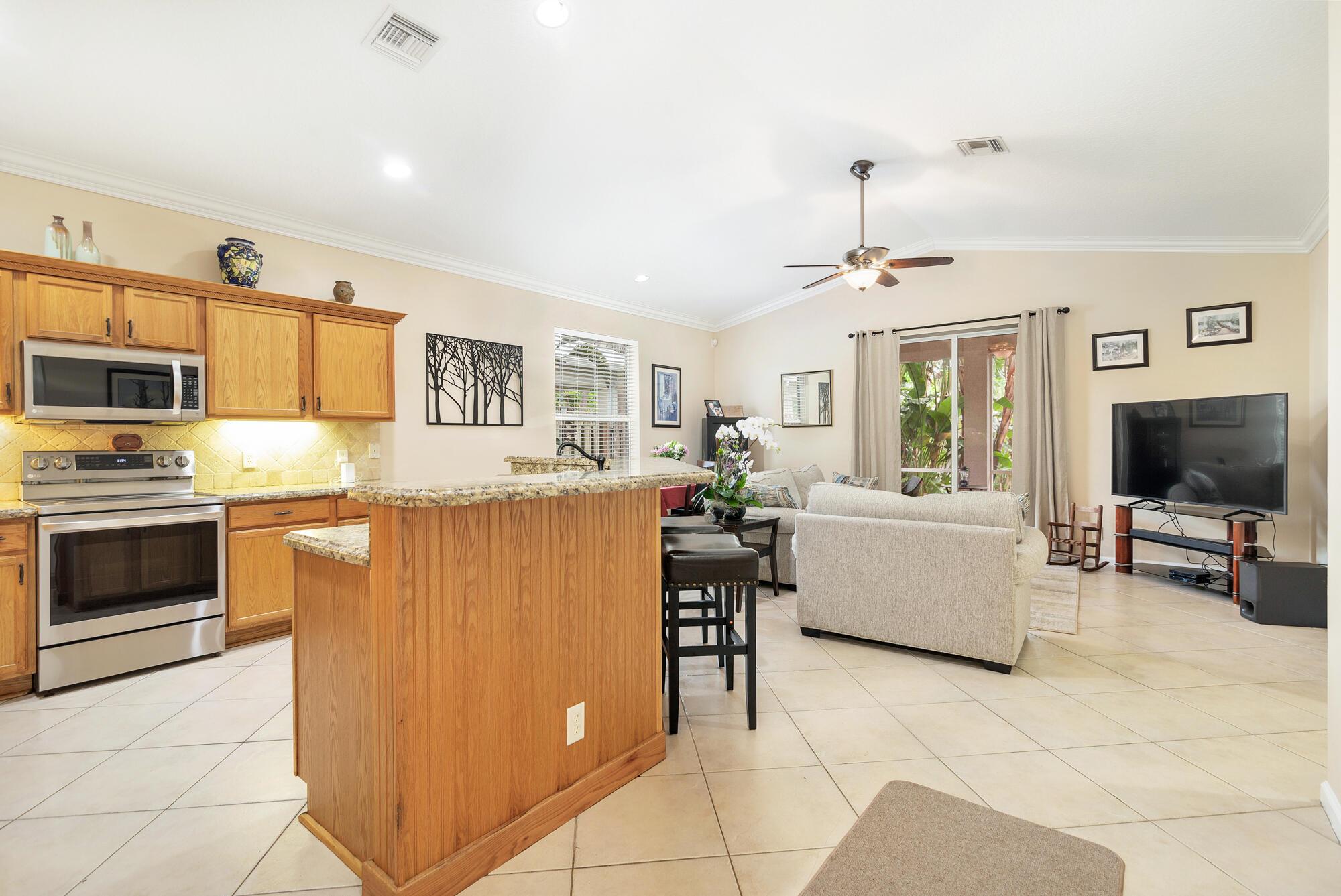 17684 Cinquez Park Road W