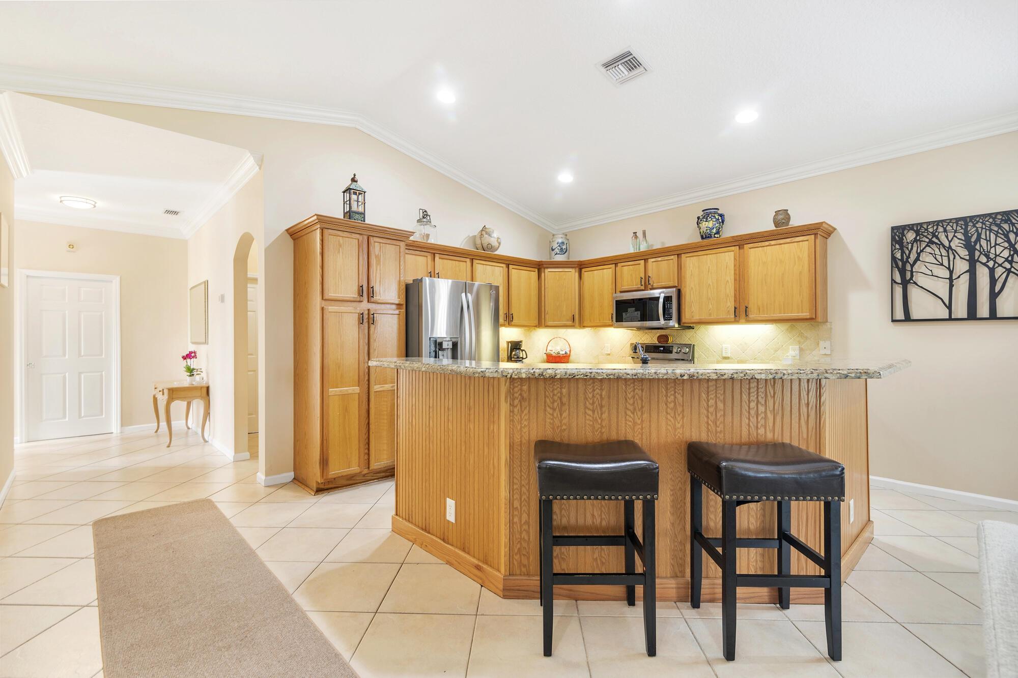 17684 Cinquez Park Road W