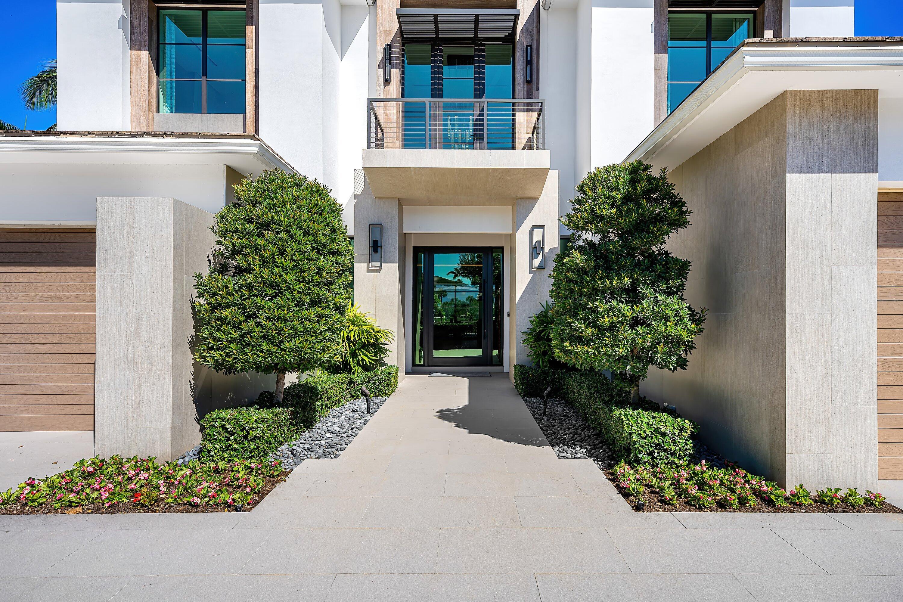 471 ROYAL PALM Way