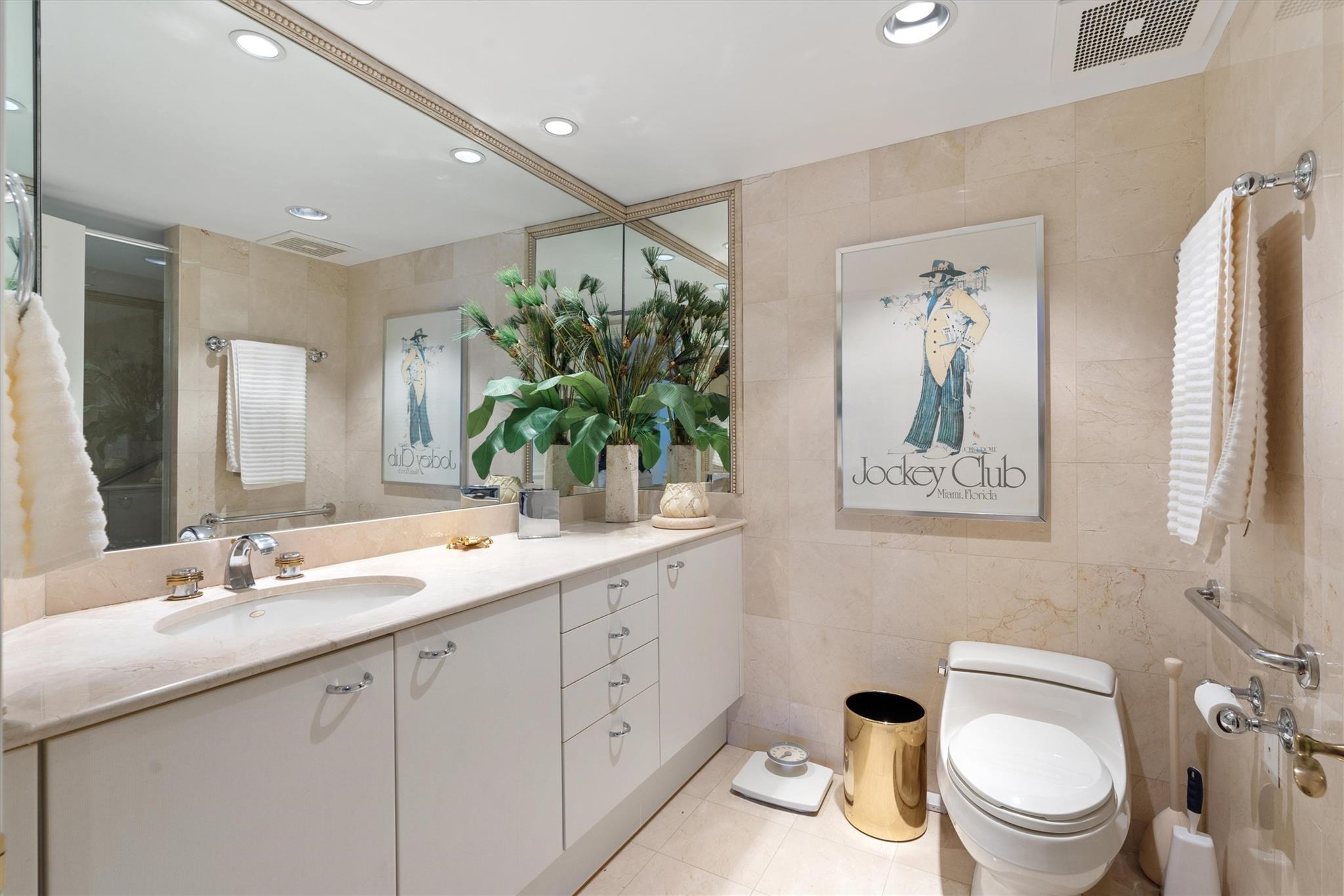 ALHAMBRA PLACE CONDO - Residential Lease
