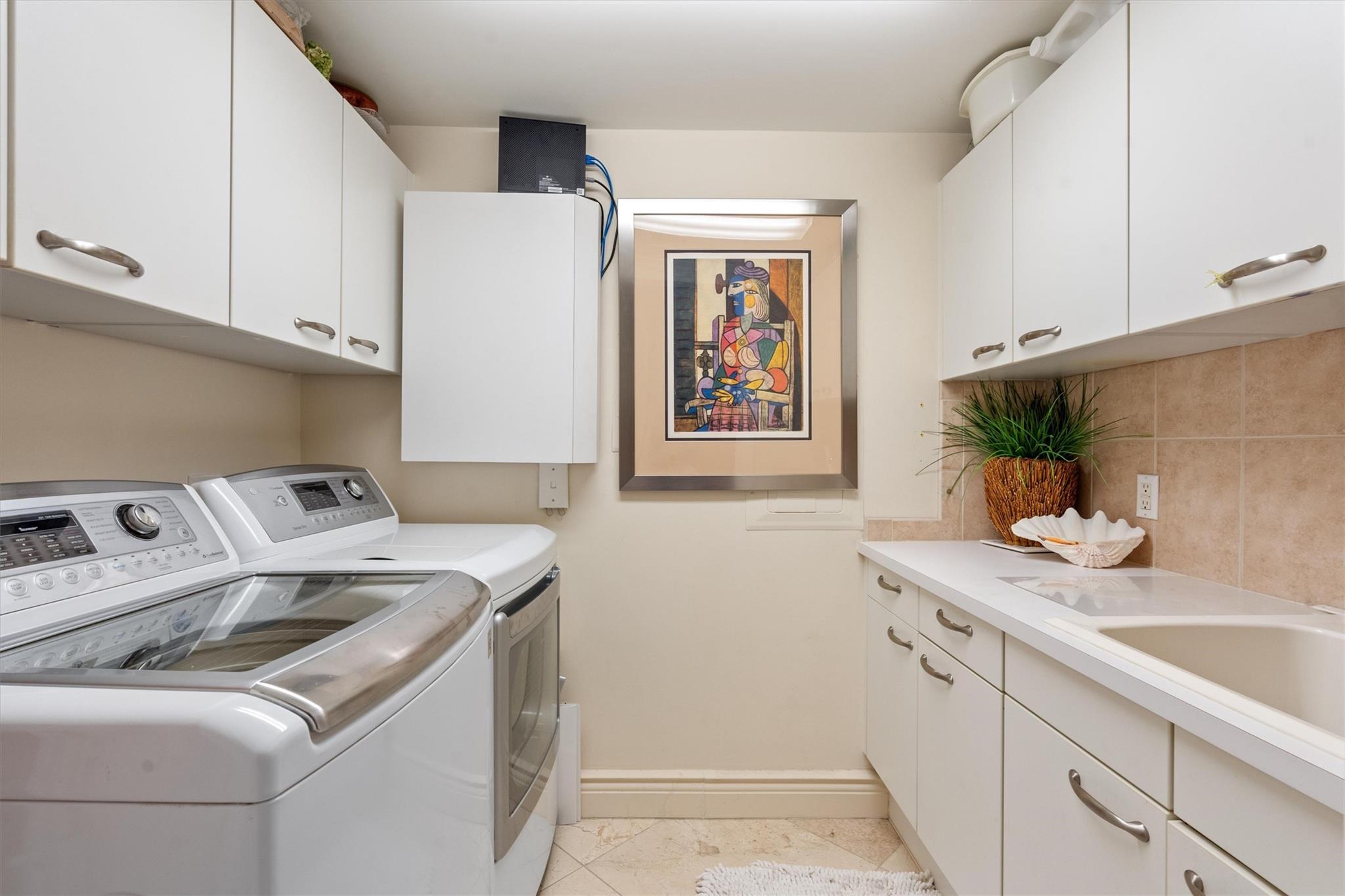 ALHAMBRA PLACE CONDO - Residential Lease