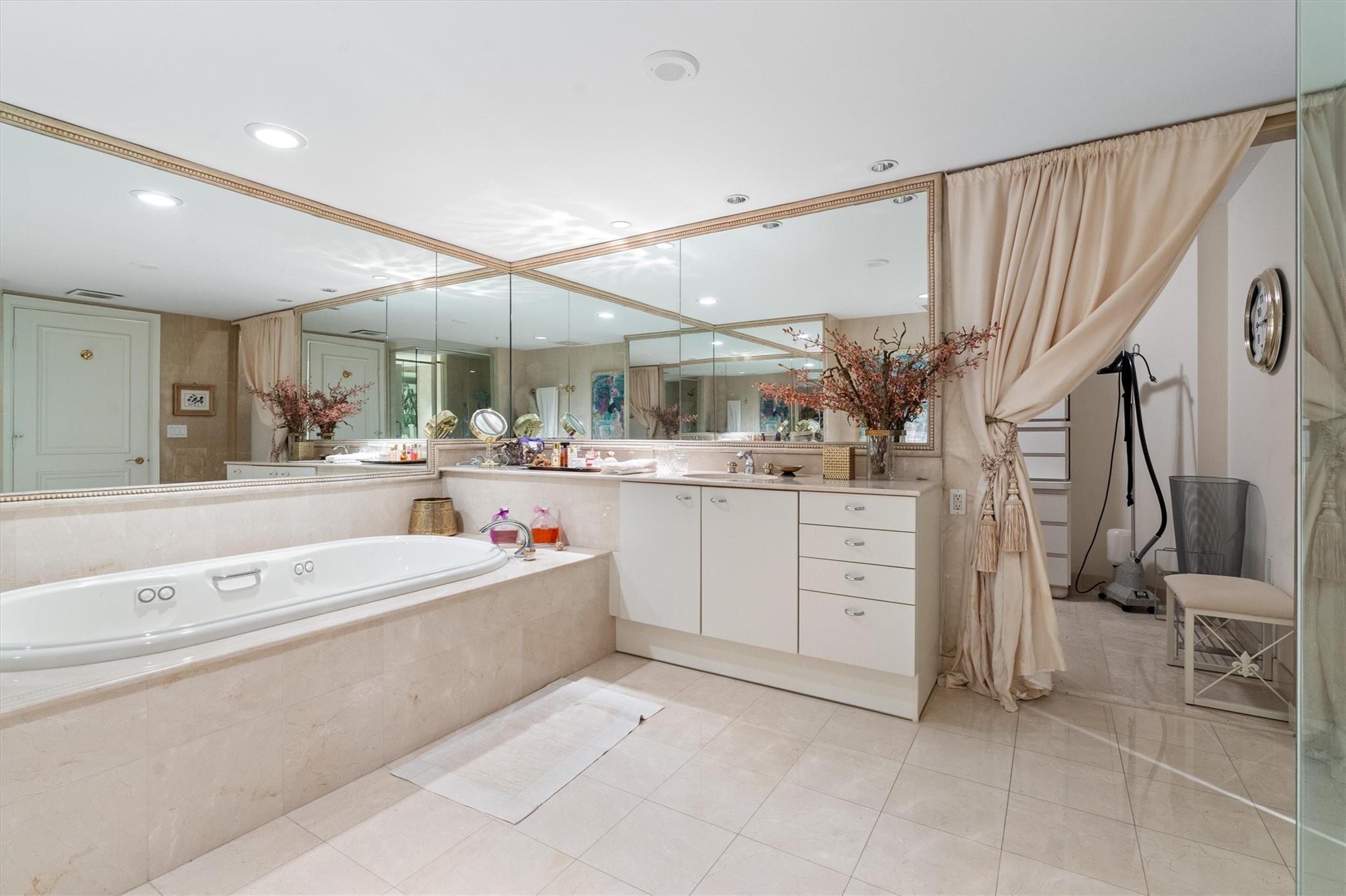 ALHAMBRA PLACE CONDO - Residential Lease