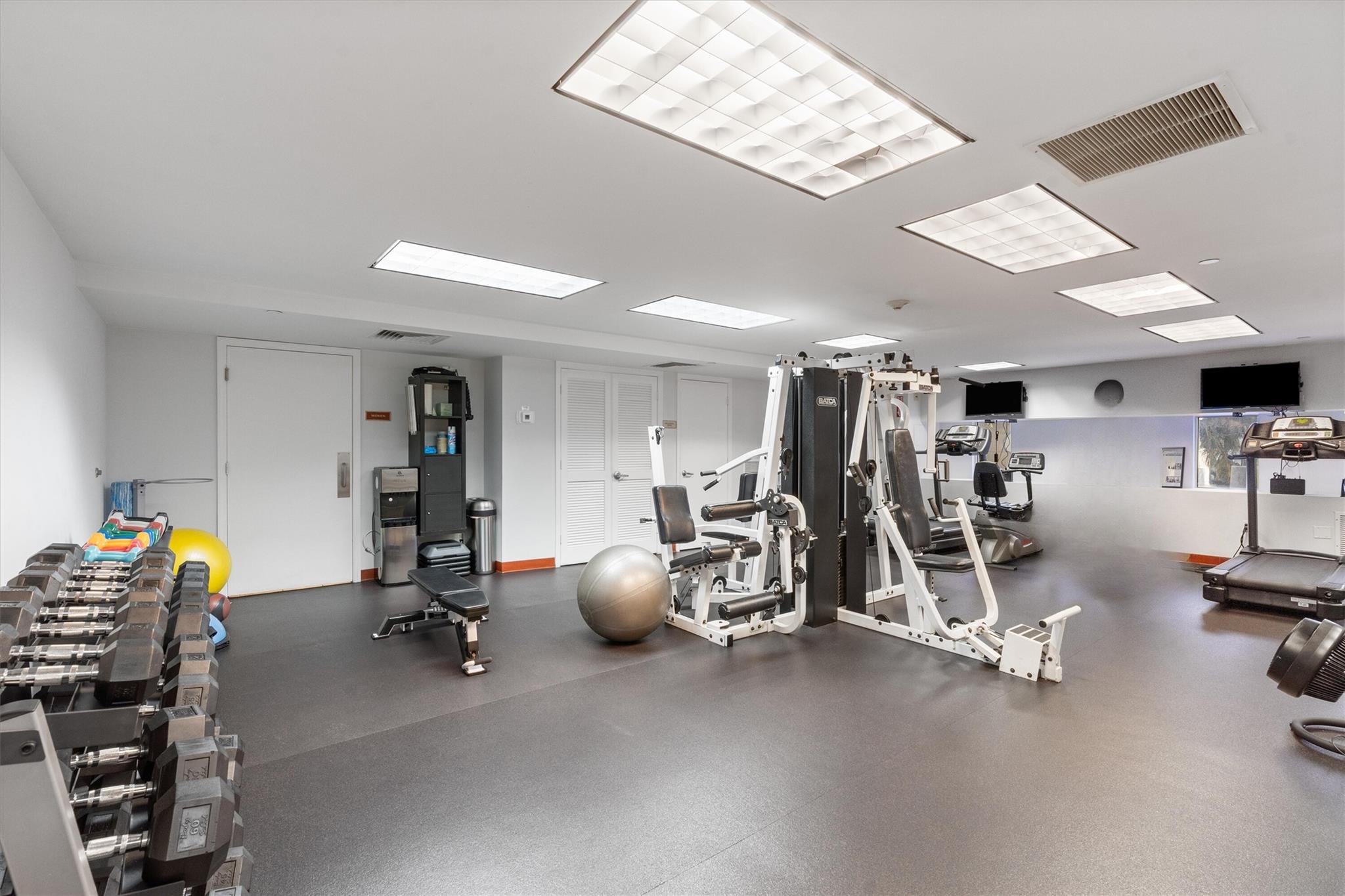 ALHAMBRA PLACE CONDO - Residential Lease