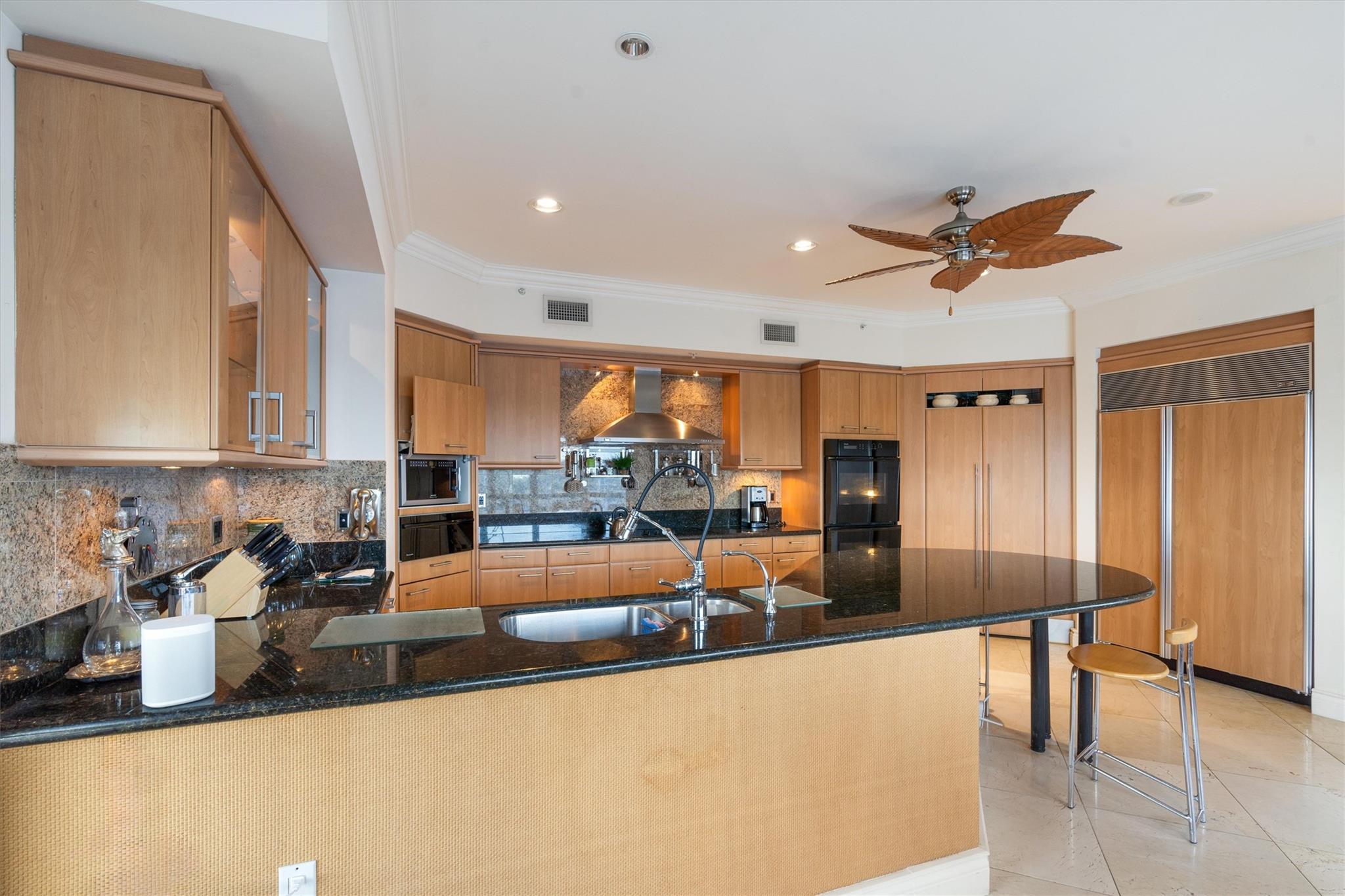 ALHAMBRA PLACE CONDO - Residential Lease