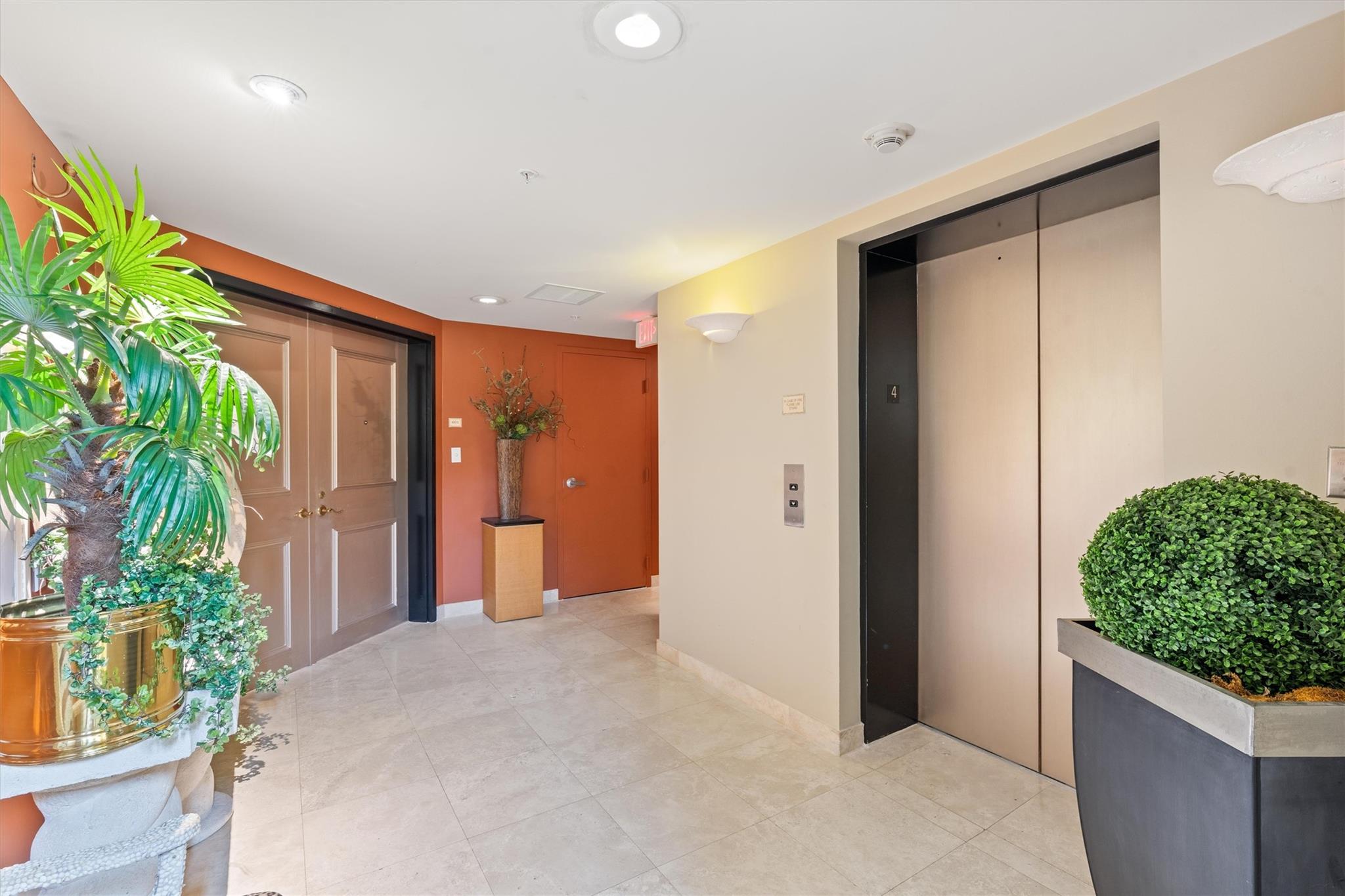 ALHAMBRA PLACE CONDO - Residential Lease