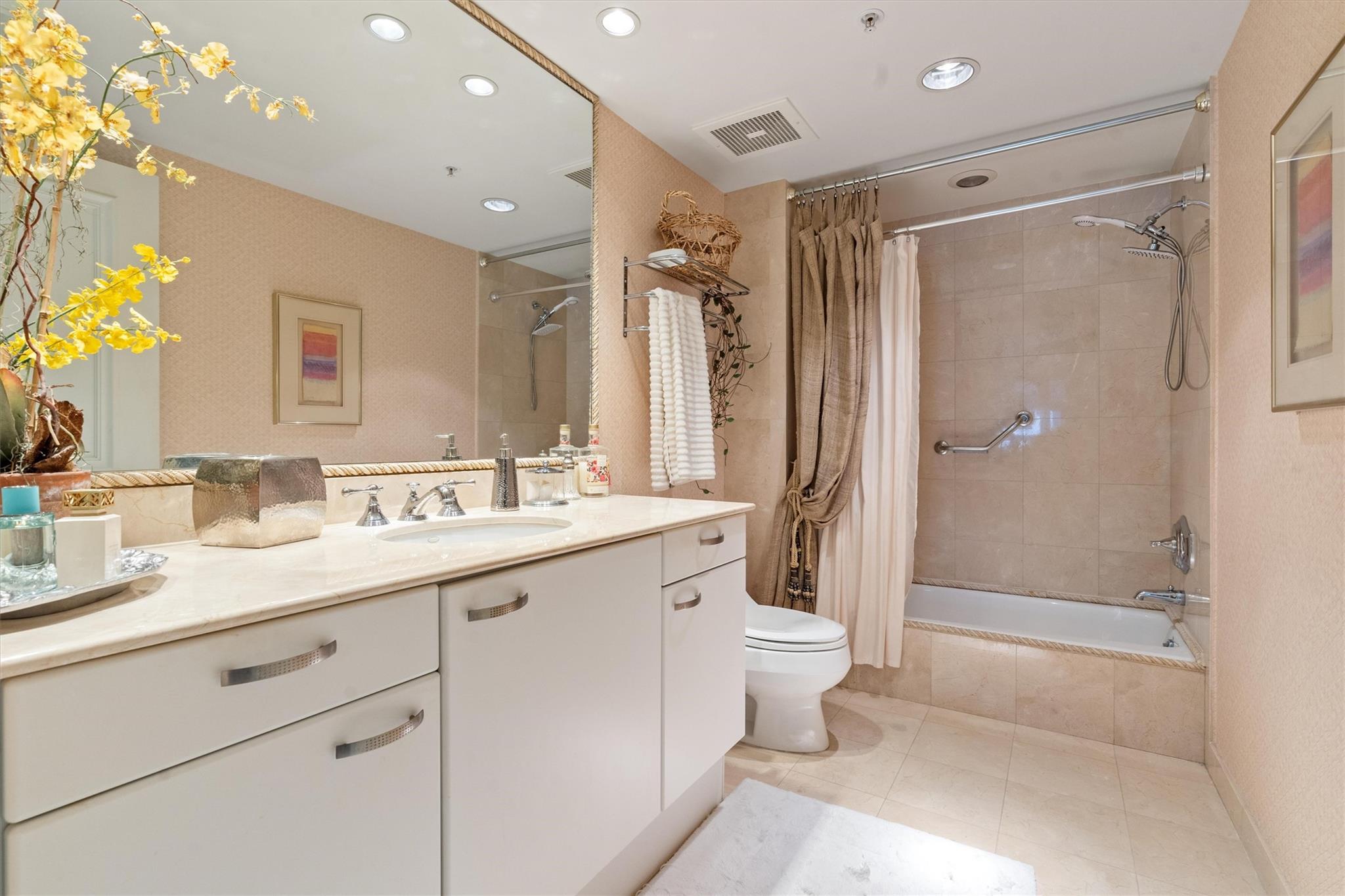 ALHAMBRA PLACE CONDO - Residential Lease
