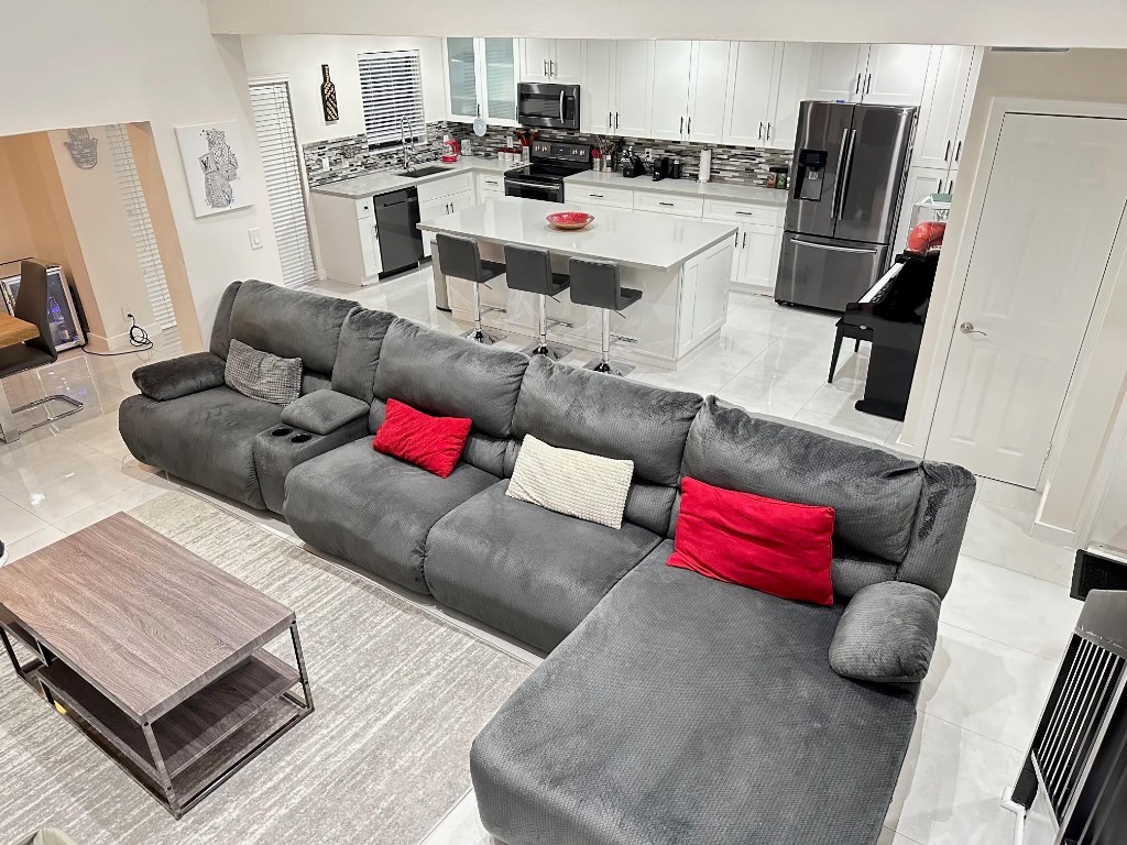 EMERALD OAKS - Residential
