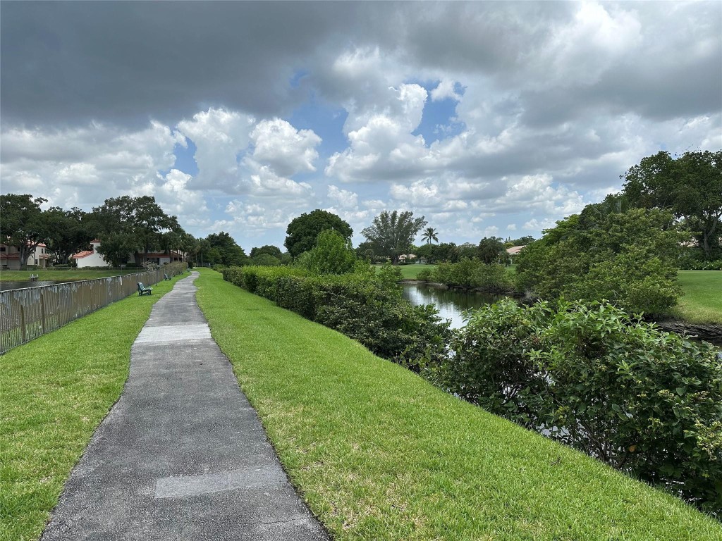 EMERALD OAKS - Residential