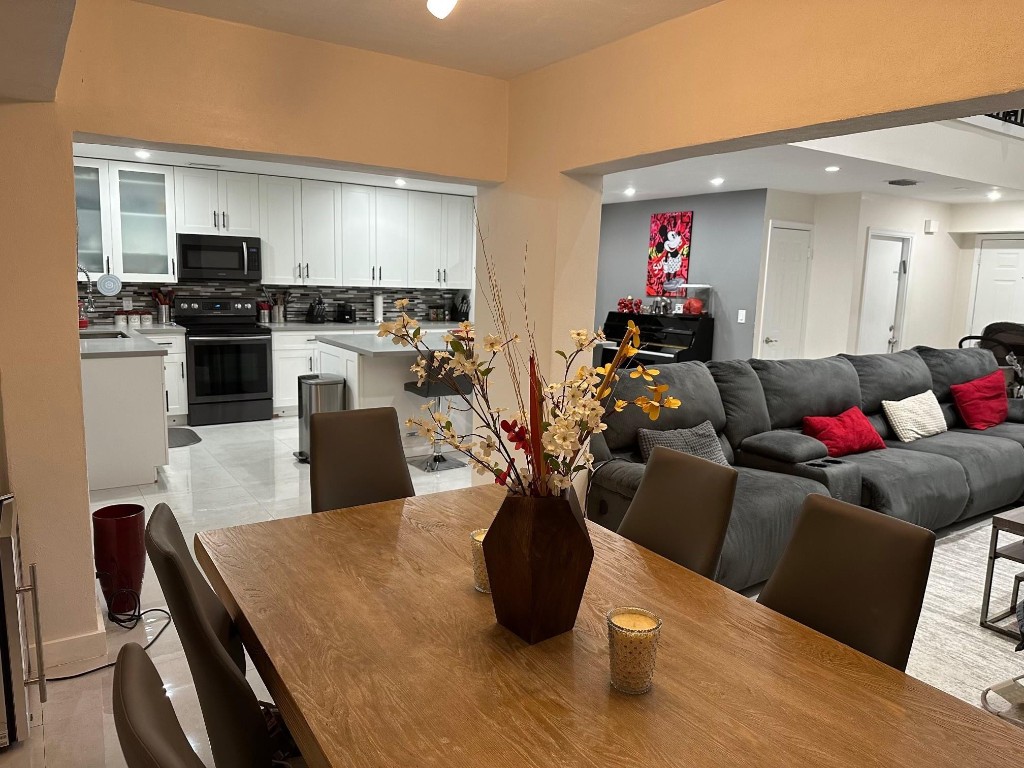EMERALD OAKS - Residential