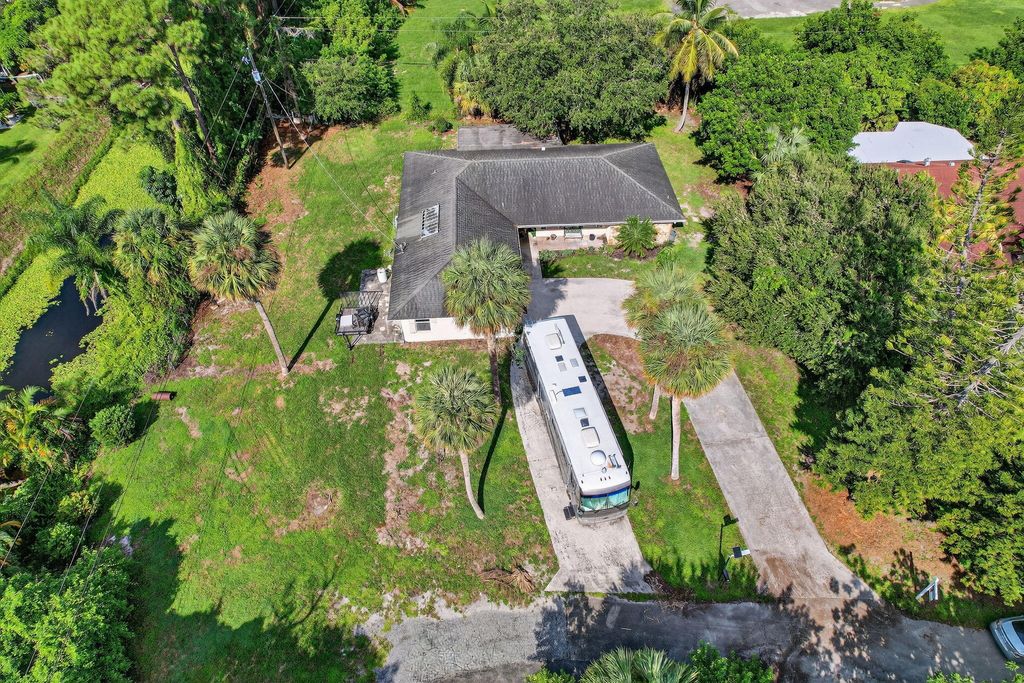 Photo of 8011 45th Way N, Palm Beach Gardens, FL 33418 (MLS # R11130236)