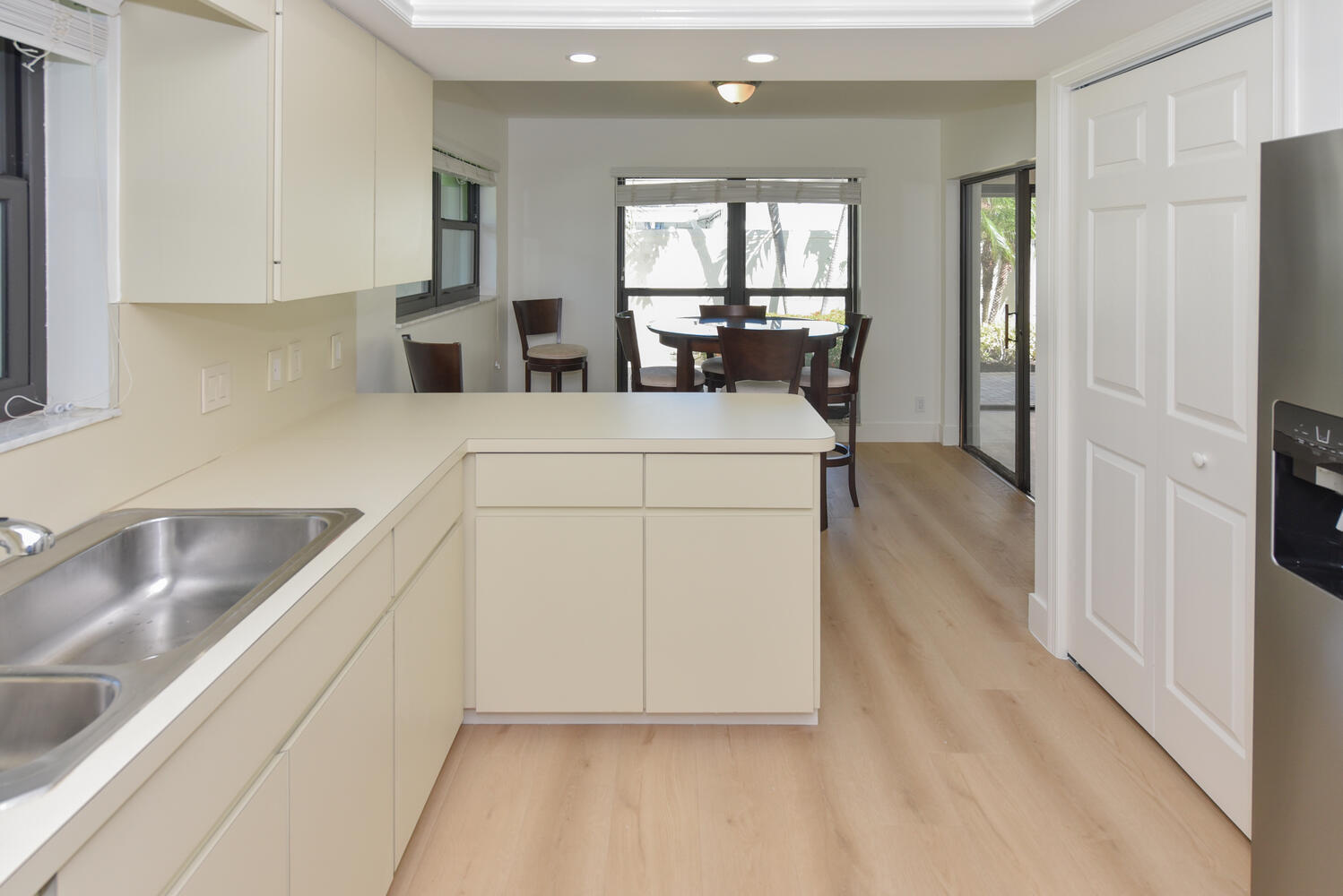 VIA DEL MAR CONDO - Residential