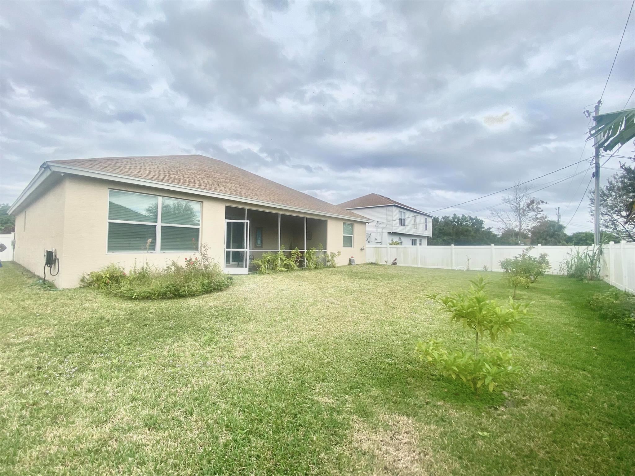 PORT ST LUCIE SECTION 21 - Residential Lease