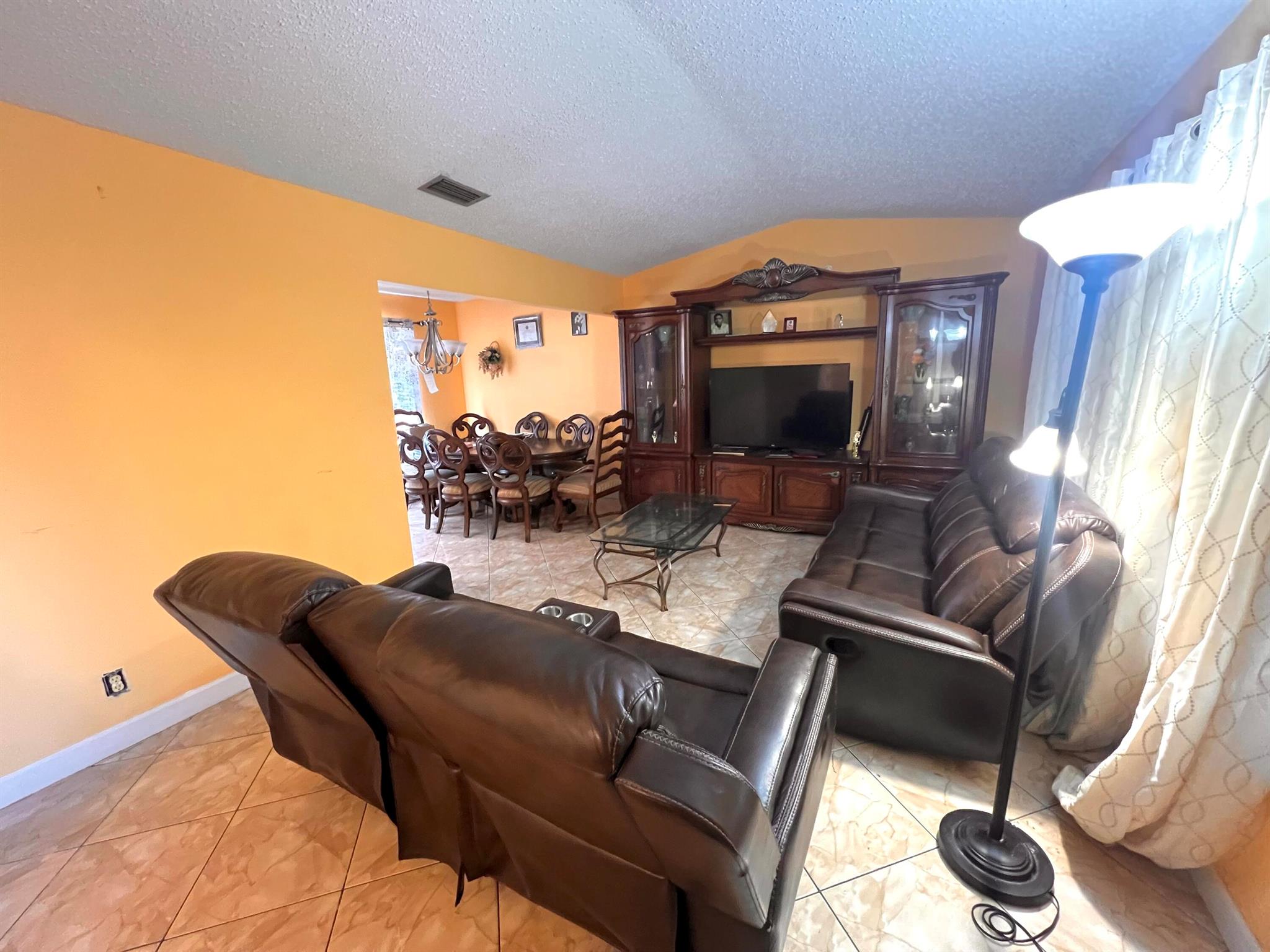 100 SW 32nd Avenue