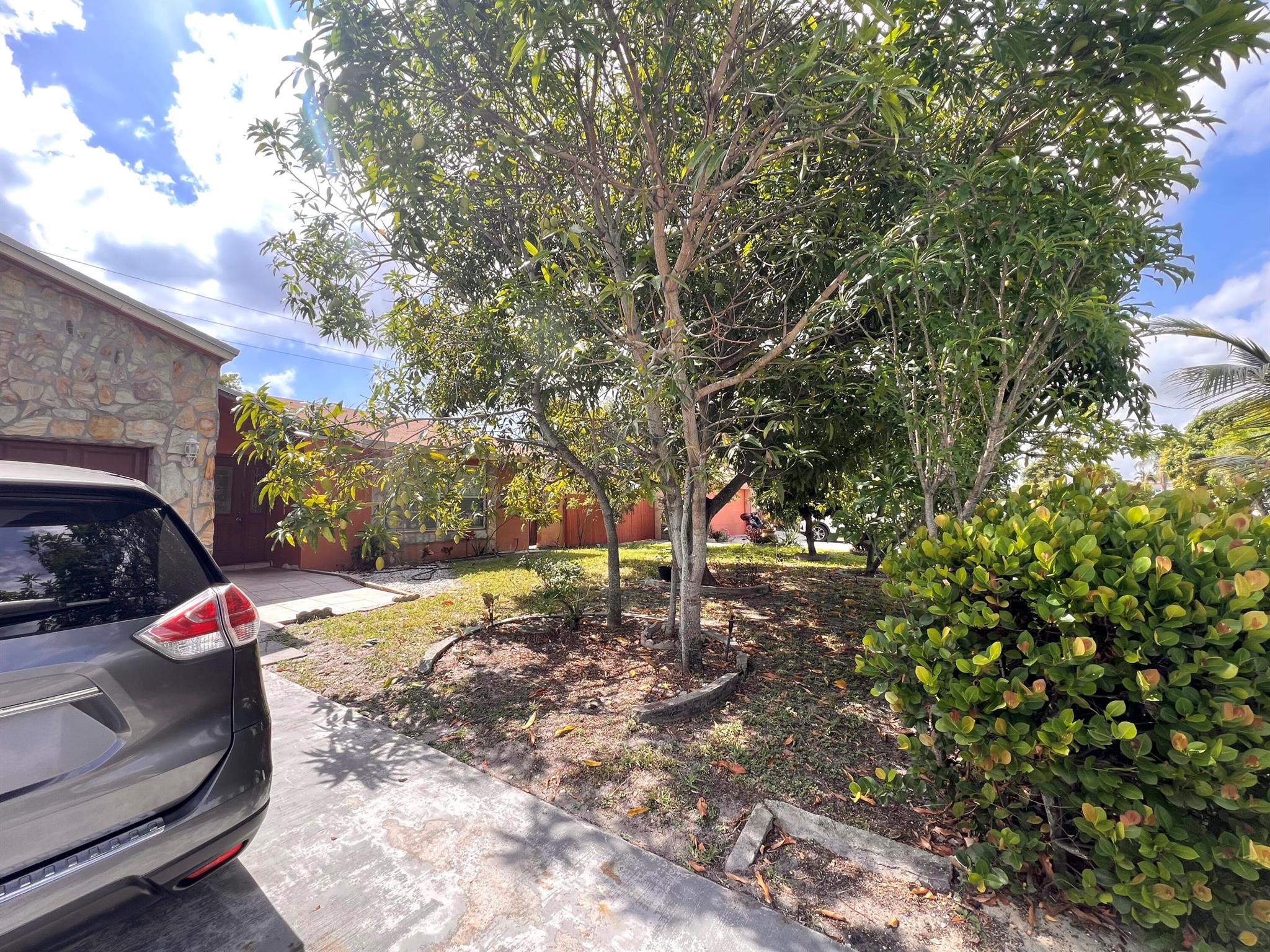 100 SW 32nd Avenue
