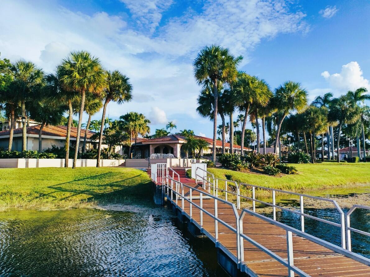 MOORS POINTE CONDO - Residential