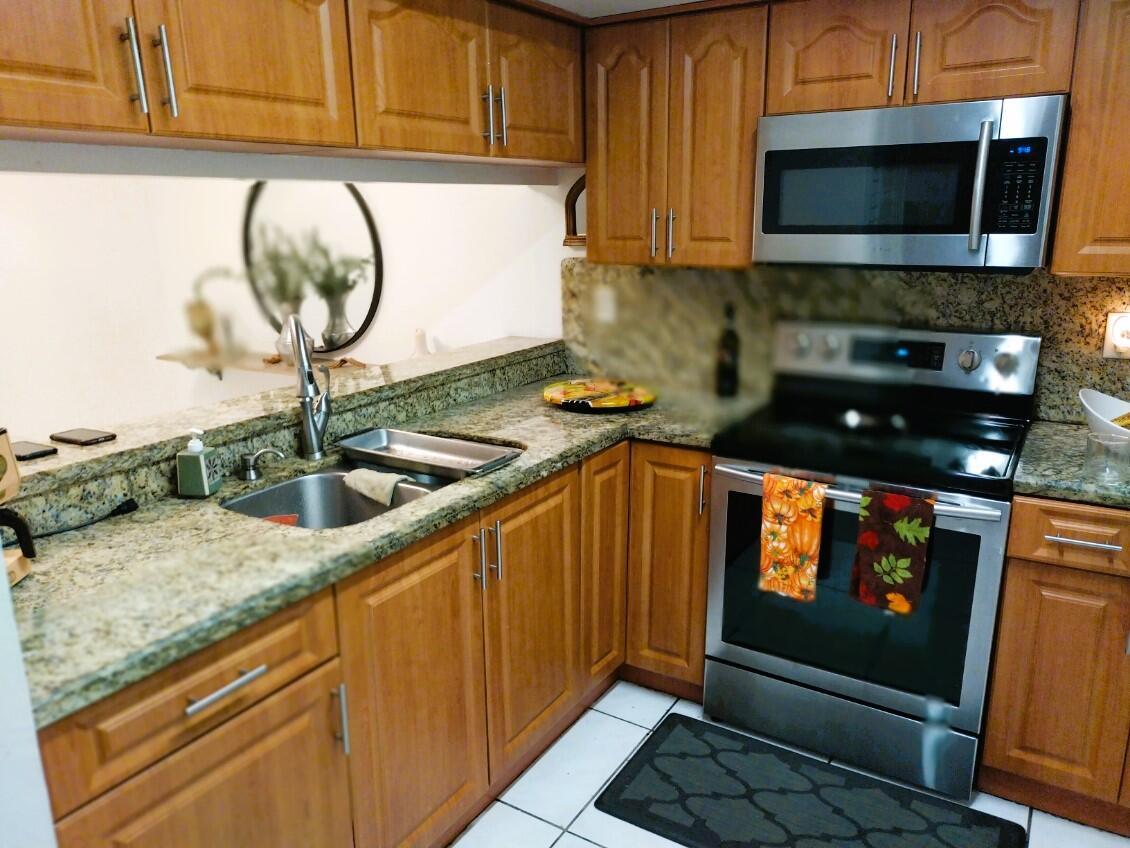 MOORS POINTE CONDO - Residential