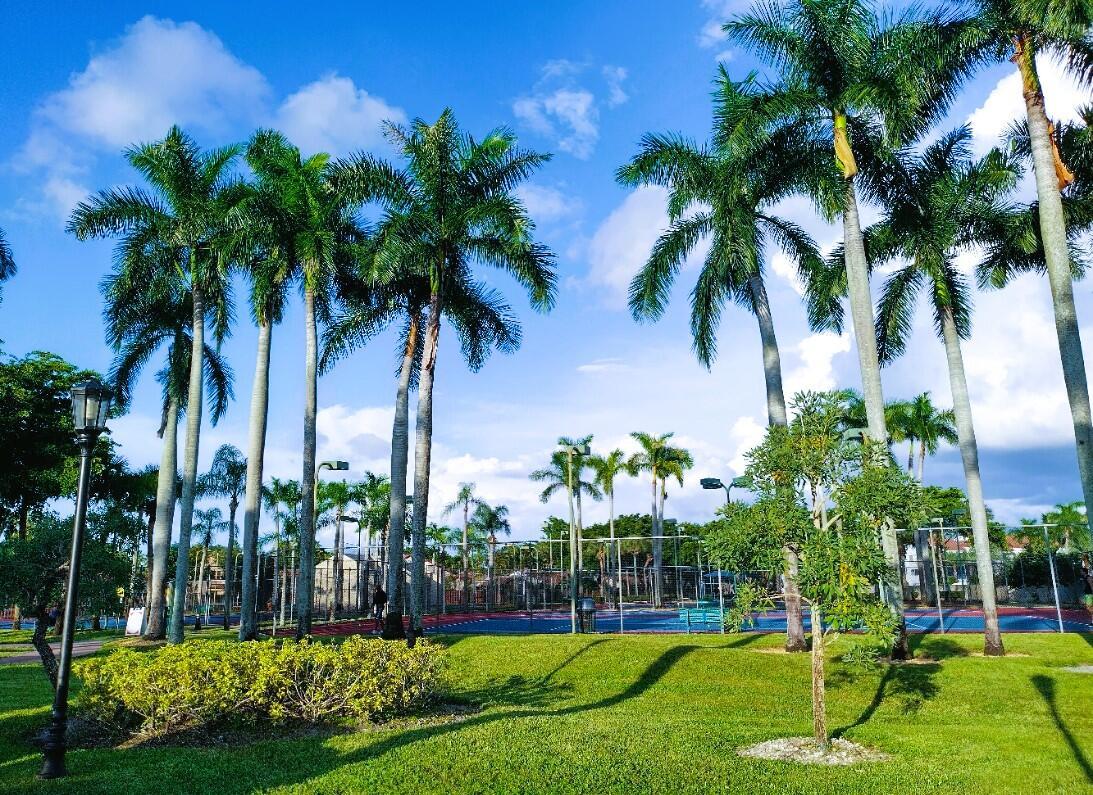 MOORS POINTE CONDO - Residential