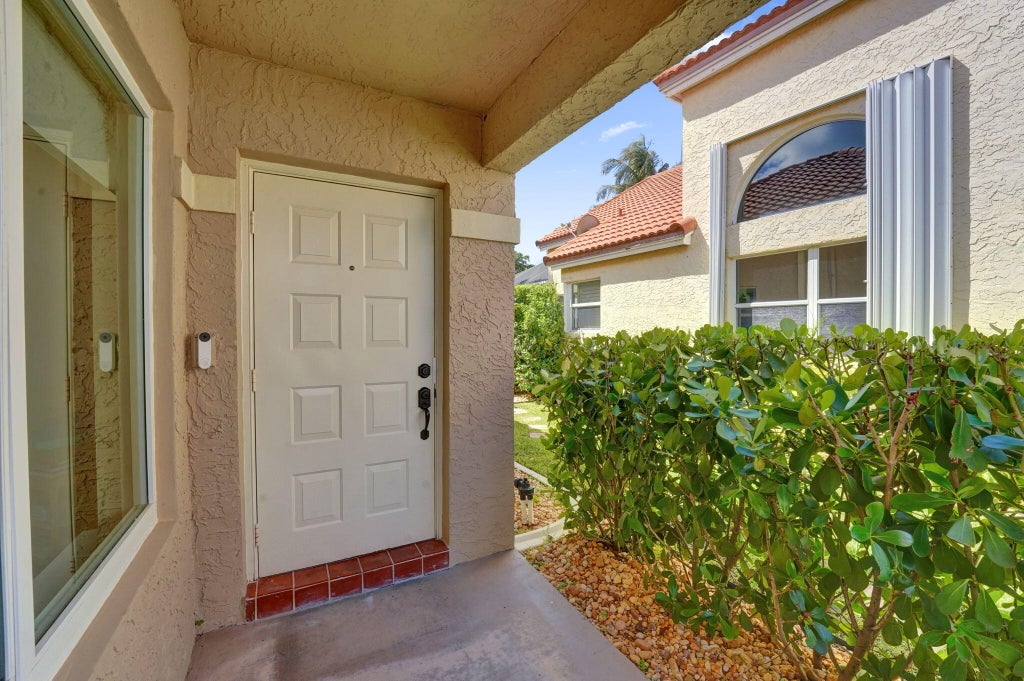 Photo of 8932 S LAKE PARK Circle S, Davie, FL 33328 (MLS # B26090777)