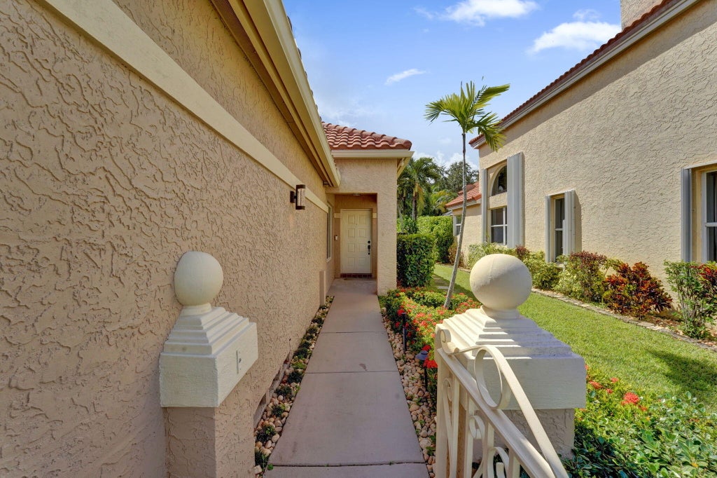 Photo of 8932 S LAKE PARK Circle S, Davie, FL 33328 (MLS # B26090777)