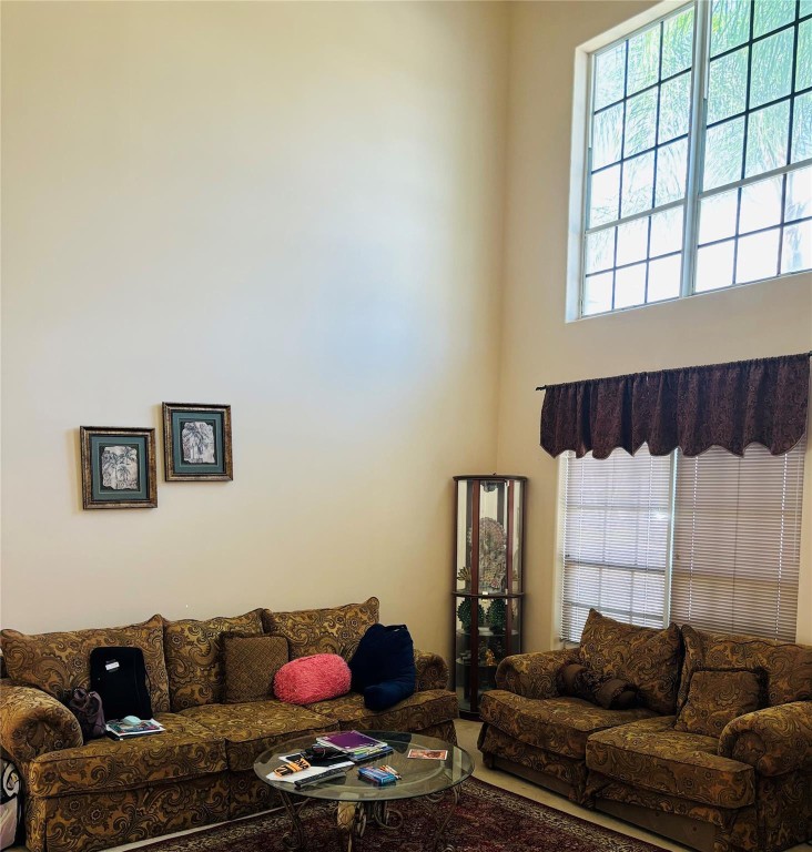 Pembroke Falls Ph 7 166-1 - Residential