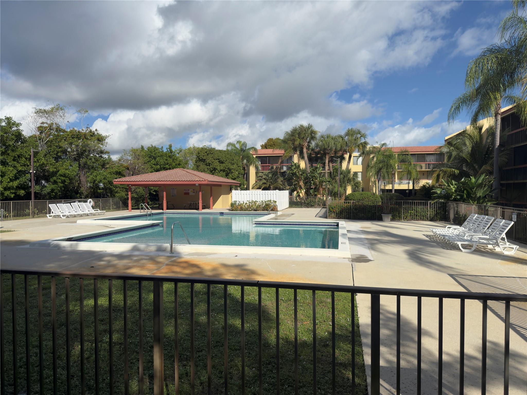 Vista Gardens I Condo - Residential Lease