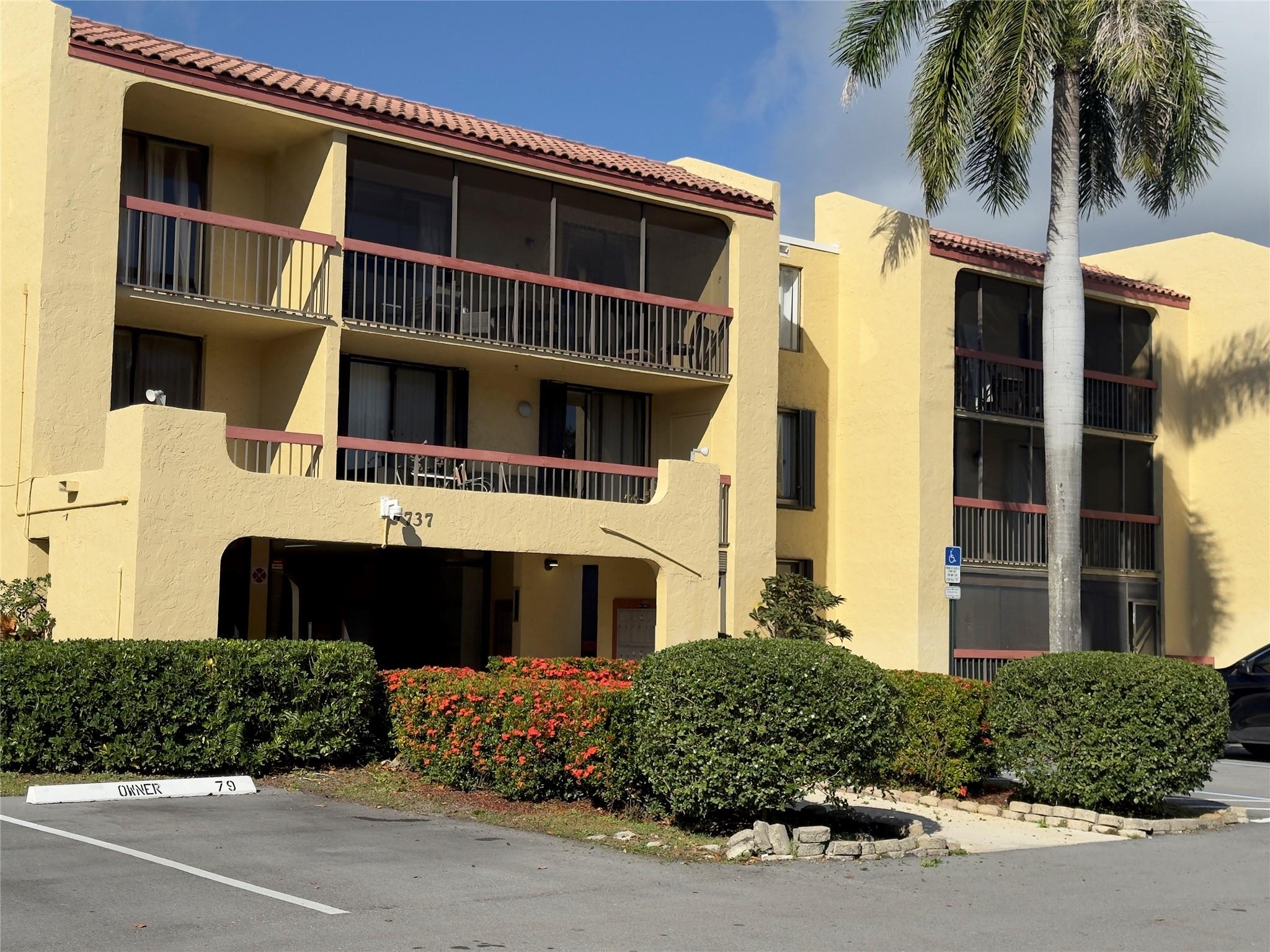 Vista Gardens I Condo - Residential Lease