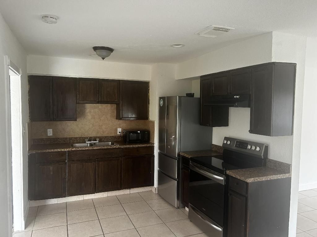 Photo of 2808 Avenue I Avenue, Fort Pierce, FL 34947 (MLS # R10994527)
