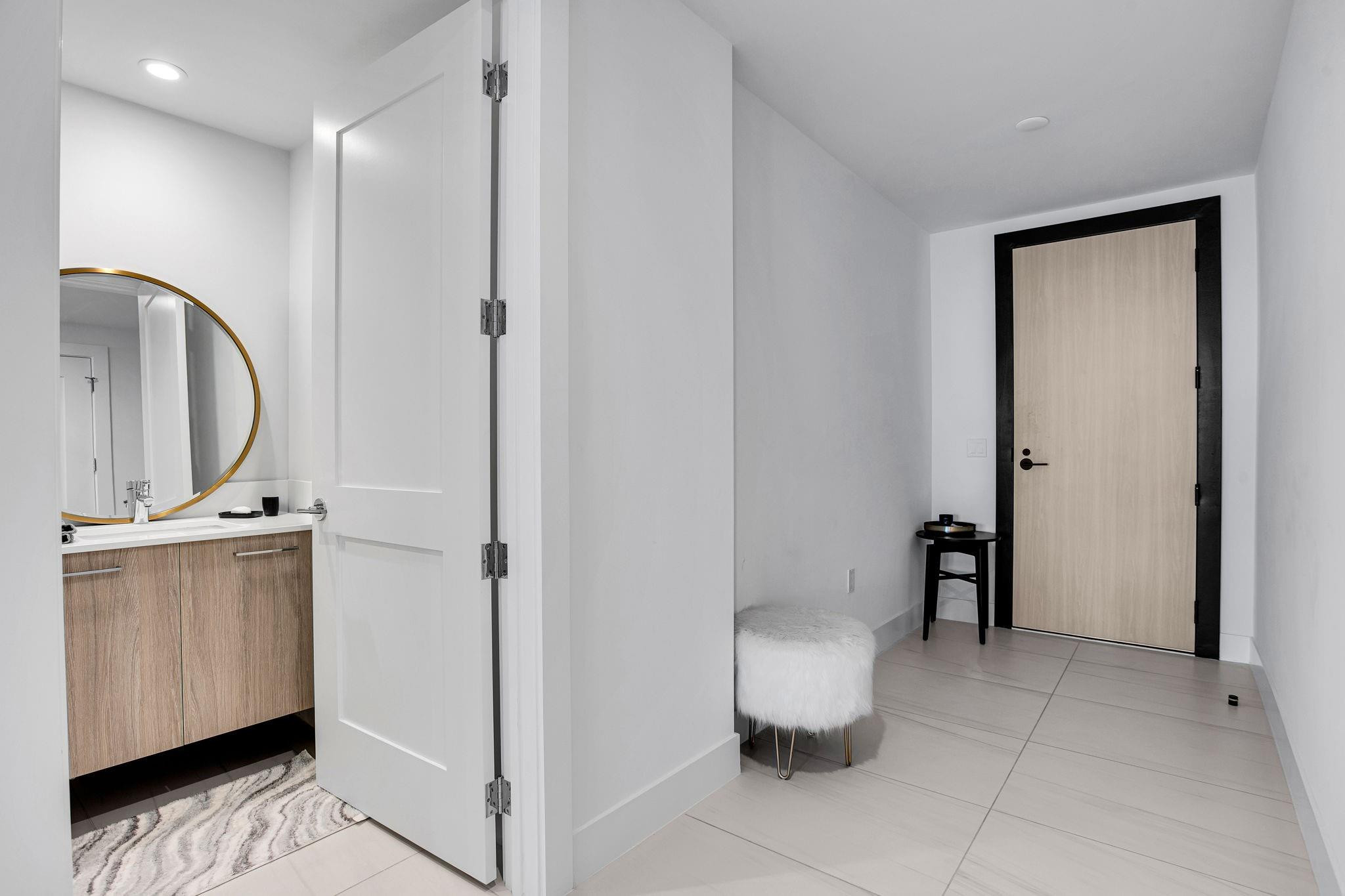 153 N Seabreeze Boulevard S-1601