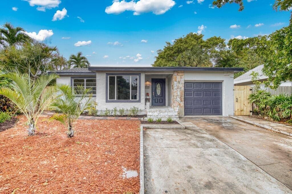 Photo of 1021 S M Street, Lake Worth Beach, FL 33460 (MLS # R11093386)