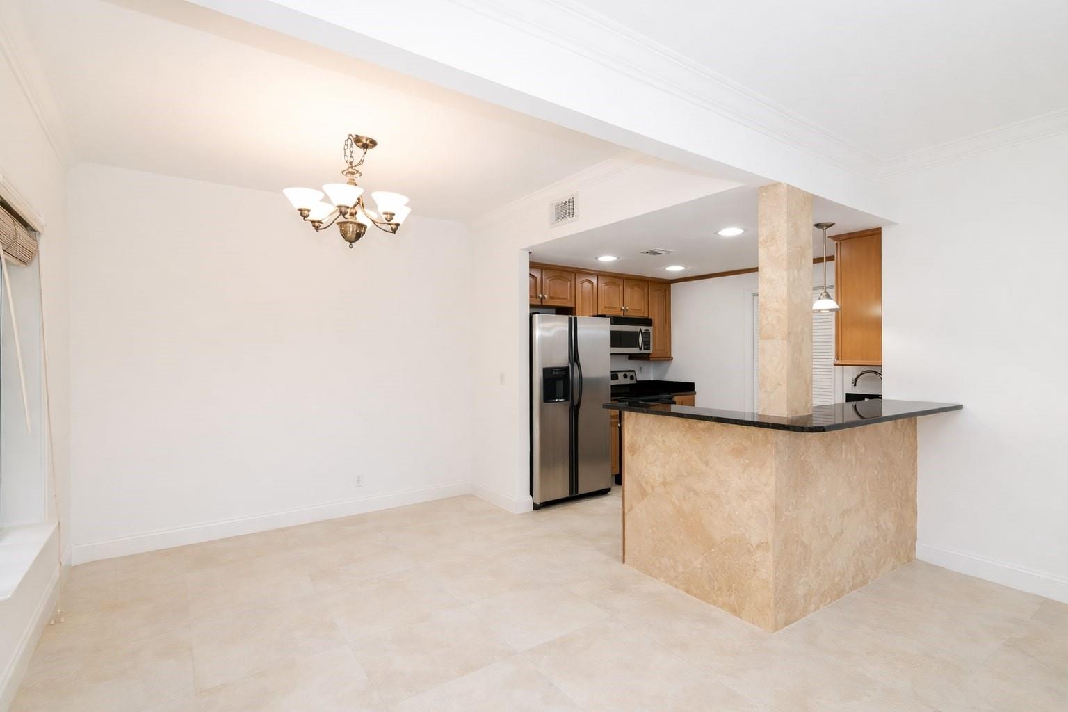 LA CASA DEL RIO VISTA CON - Residential Lease