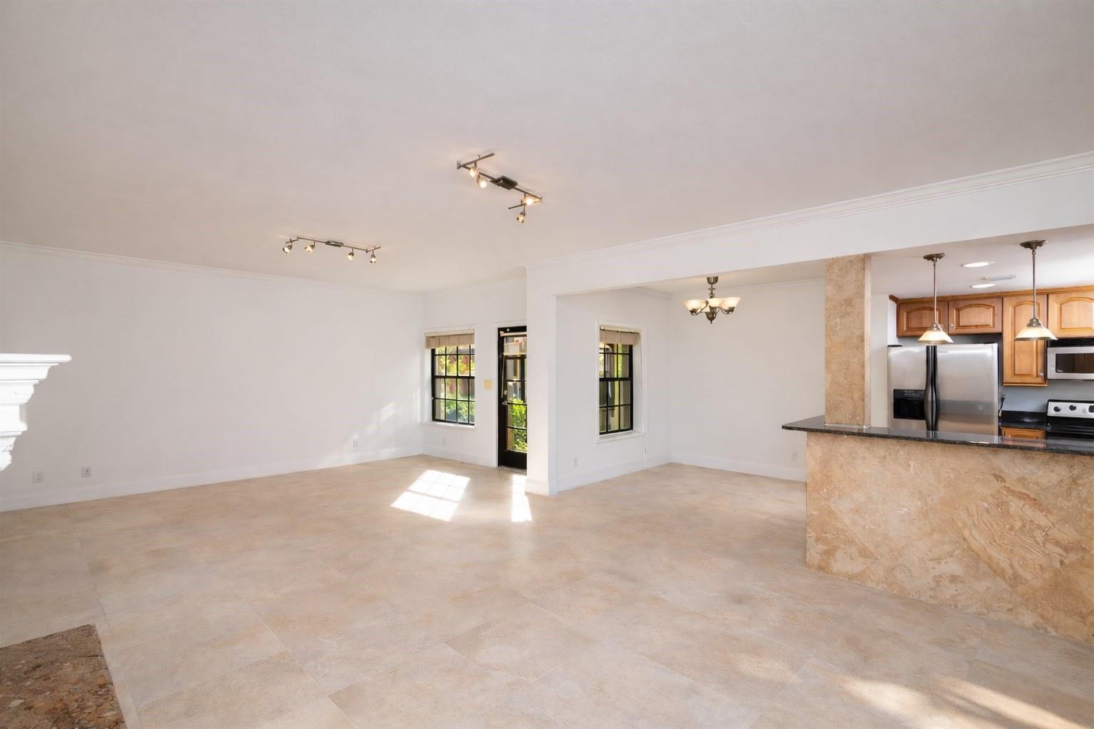 LA CASA DEL RIO VISTA CON - Residential Lease