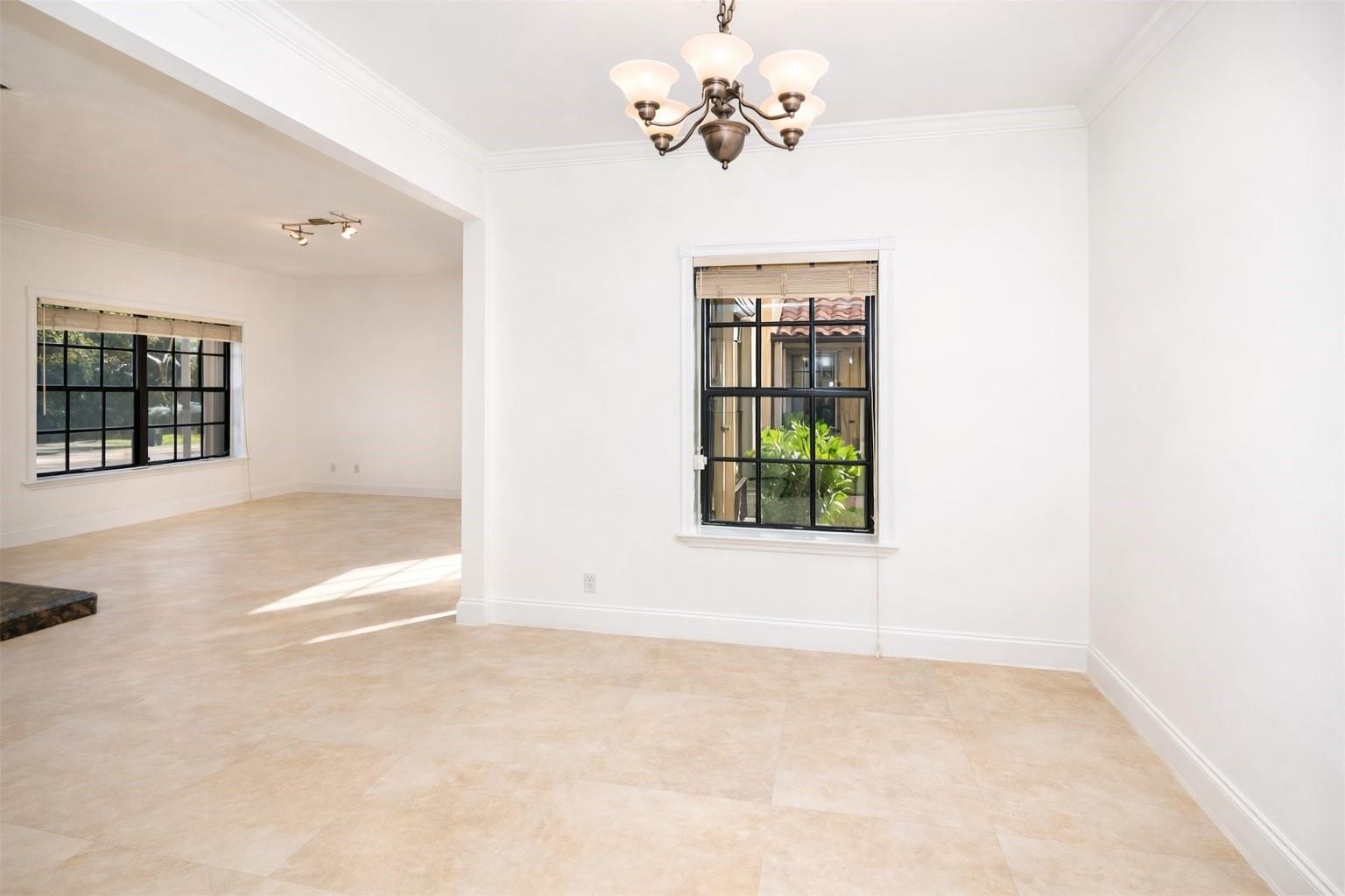 LA CASA DEL RIO VISTA CON - Residential Lease