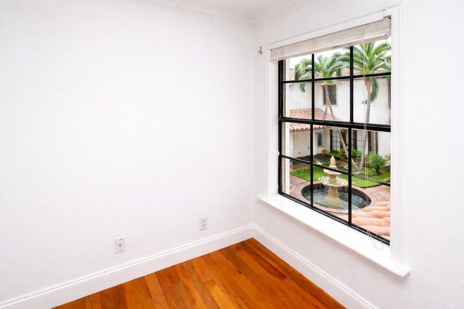 LA CASA DEL RIO VISTA CON - Residential Lease