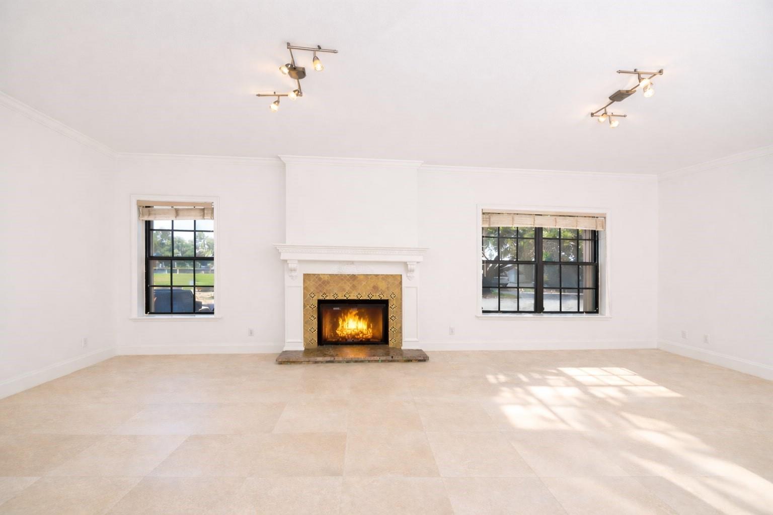 LA CASA DEL RIO VISTA CON - Residential Lease