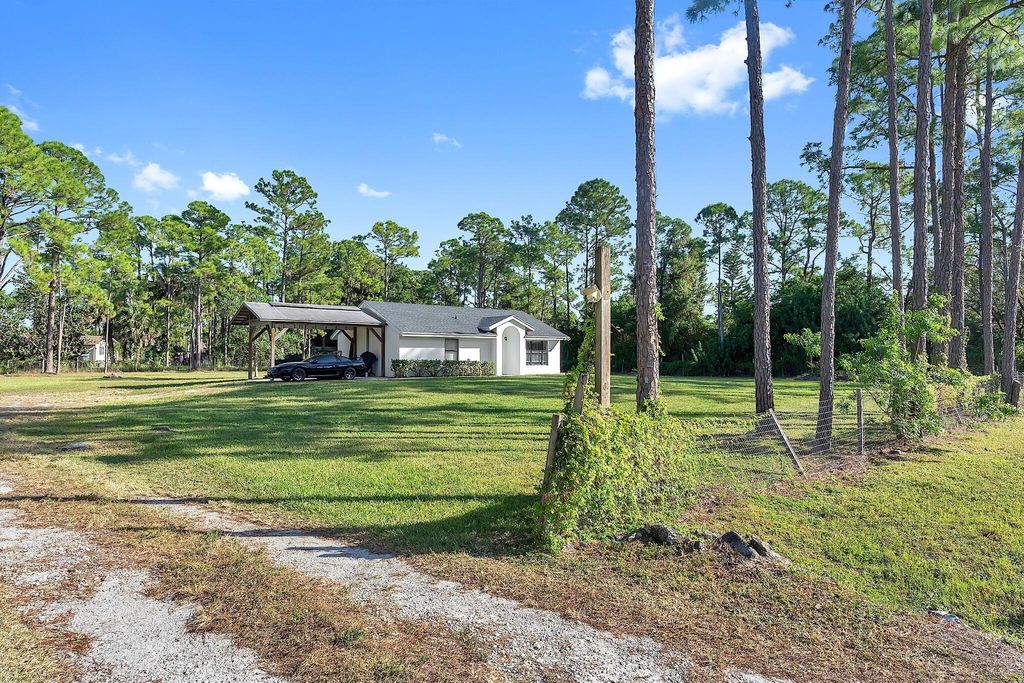 Photo of 17563 67th Court N, Loxahatchee, FL 33470 (MLS # R10932101)
