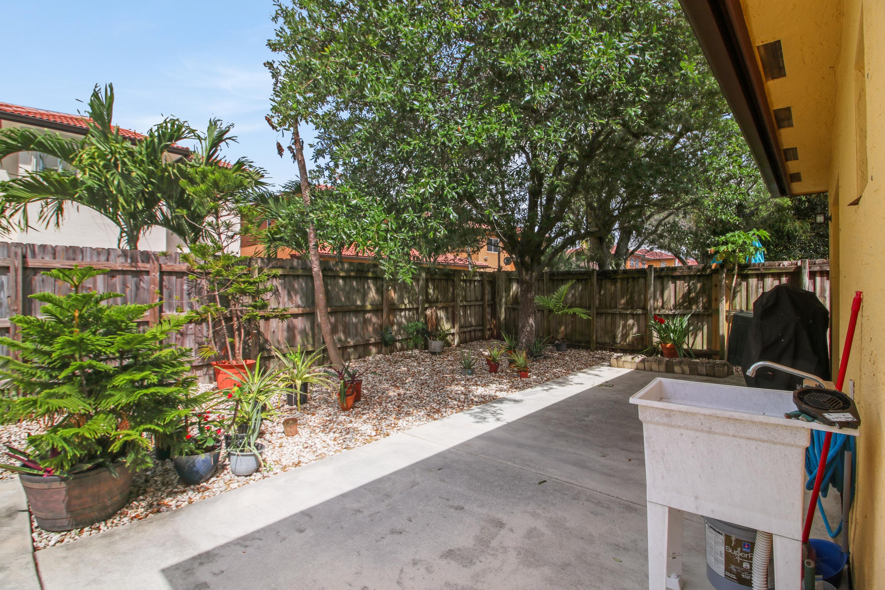 MIRENS PLACE - Residential