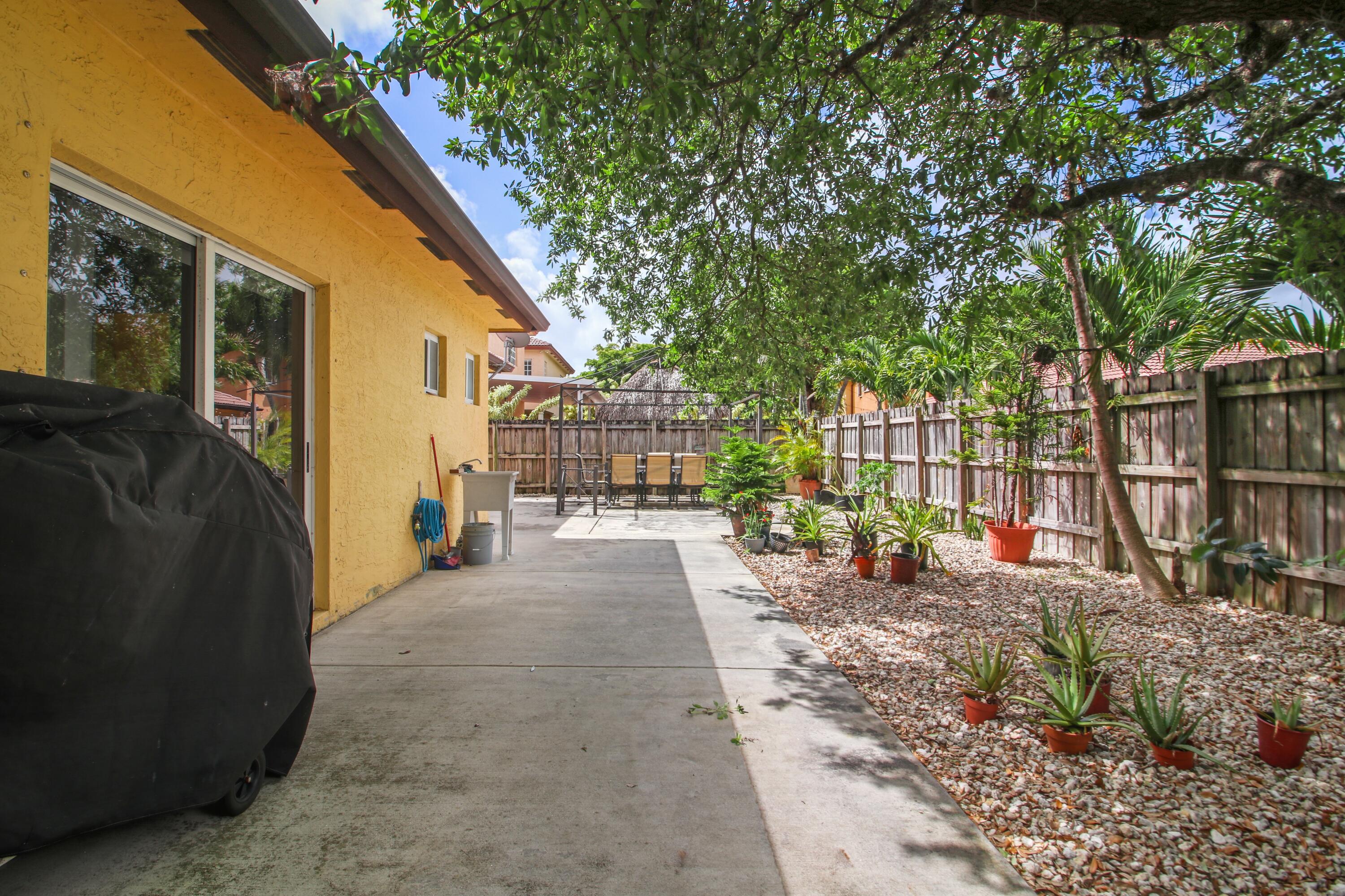 MIRENS PLACE - Residential