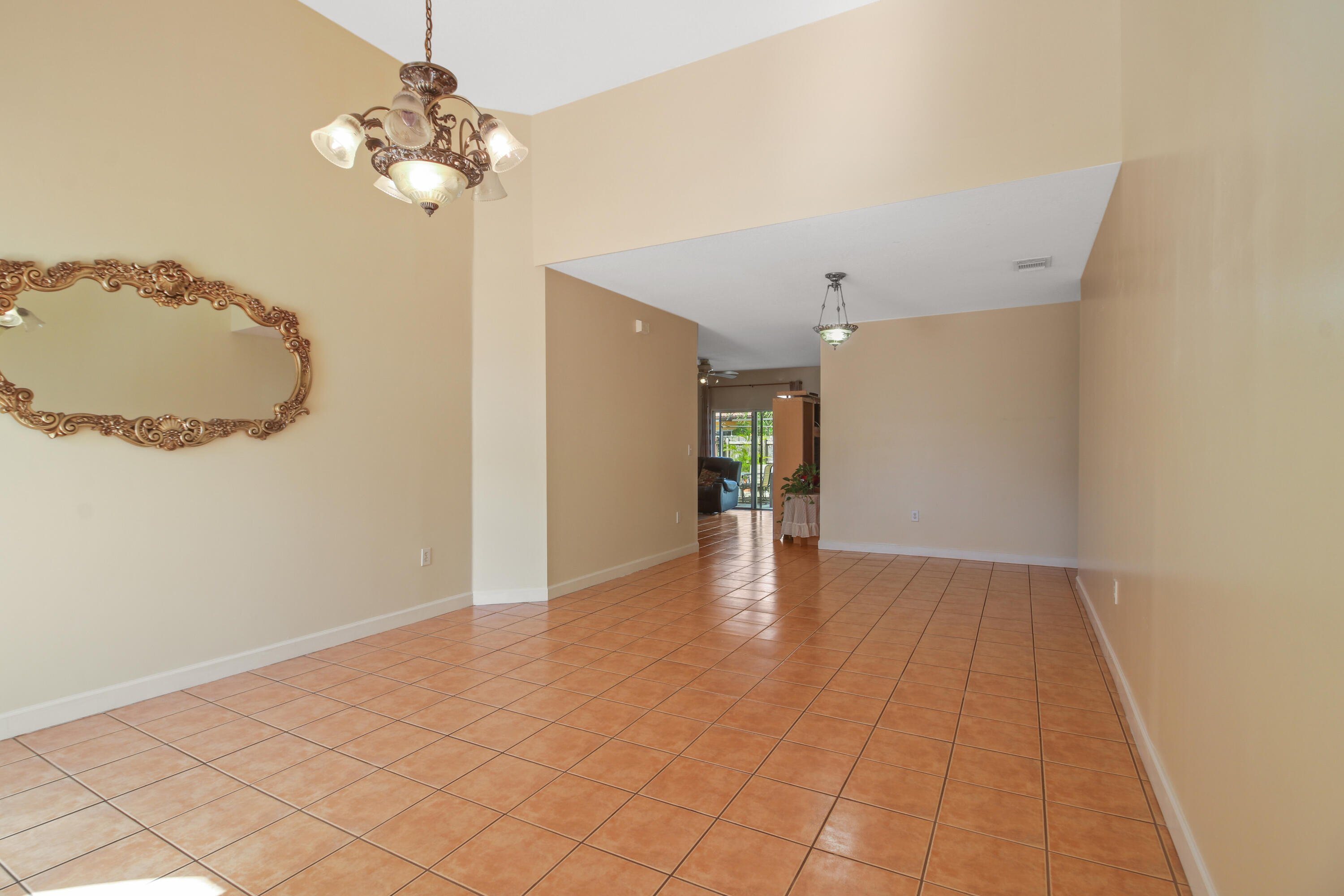 MIRENS PLACE - Residential