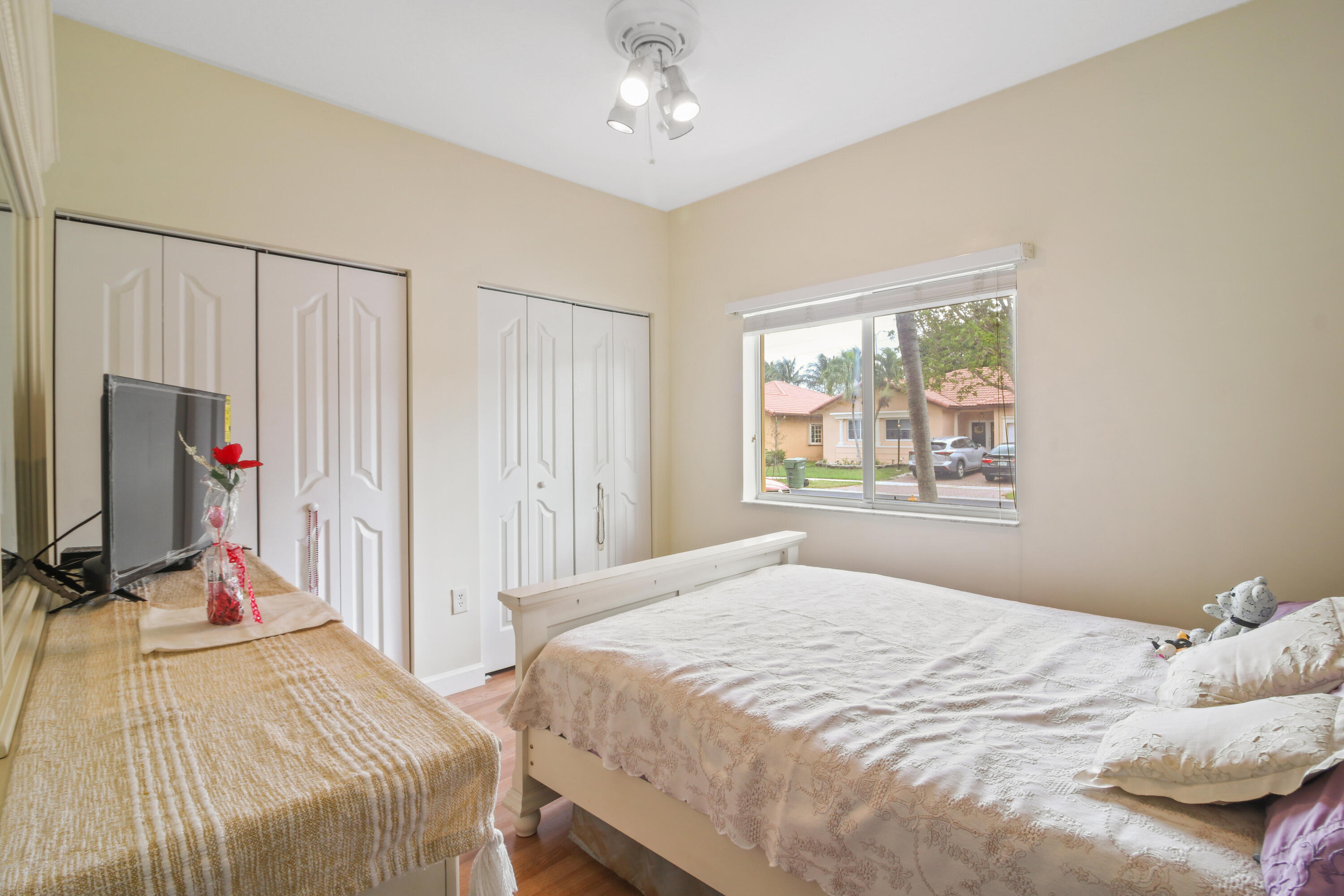 MIRENS PLACE - Residential