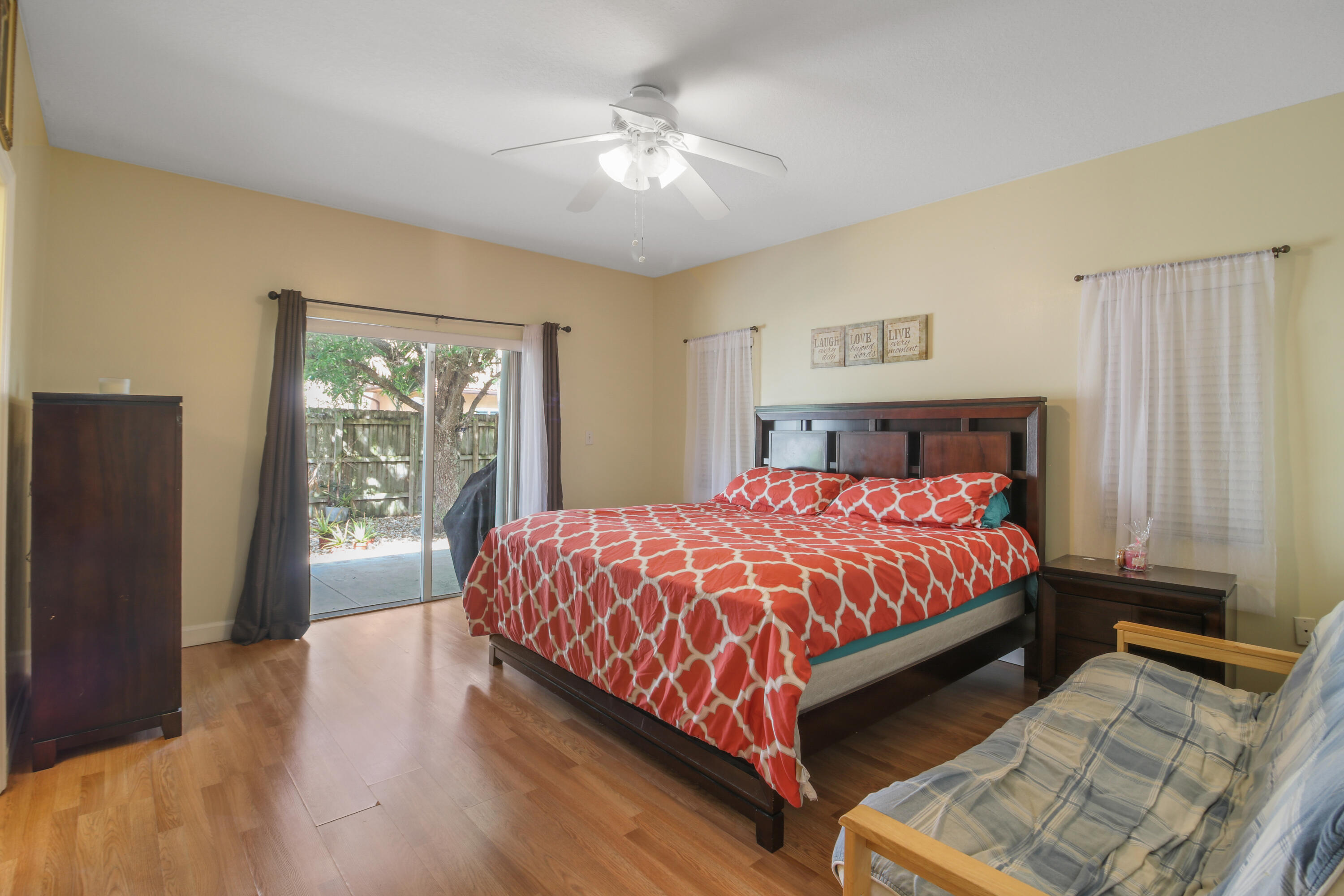 MIRENS PLACE - Residential