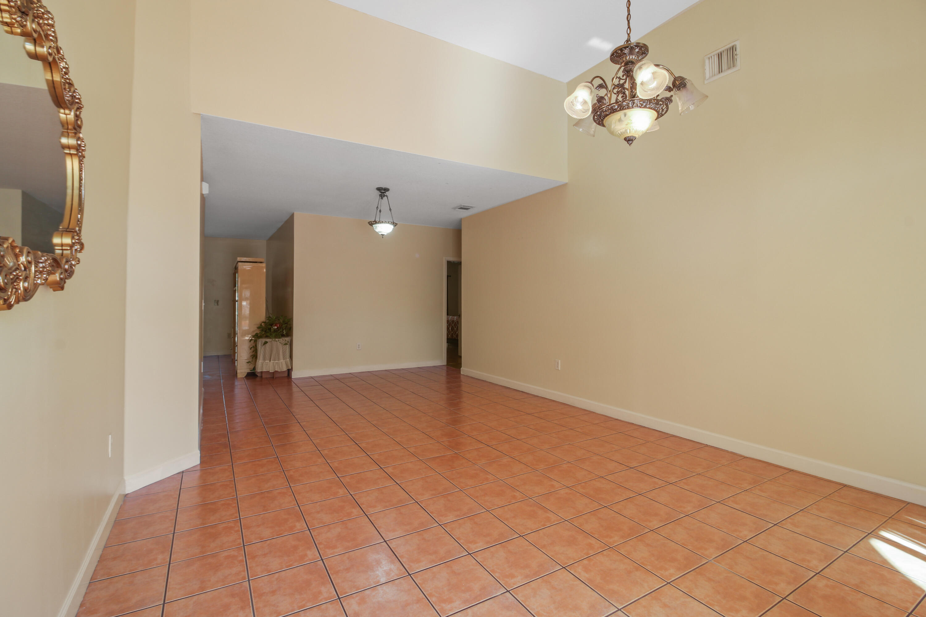 MIRENS PLACE - Residential