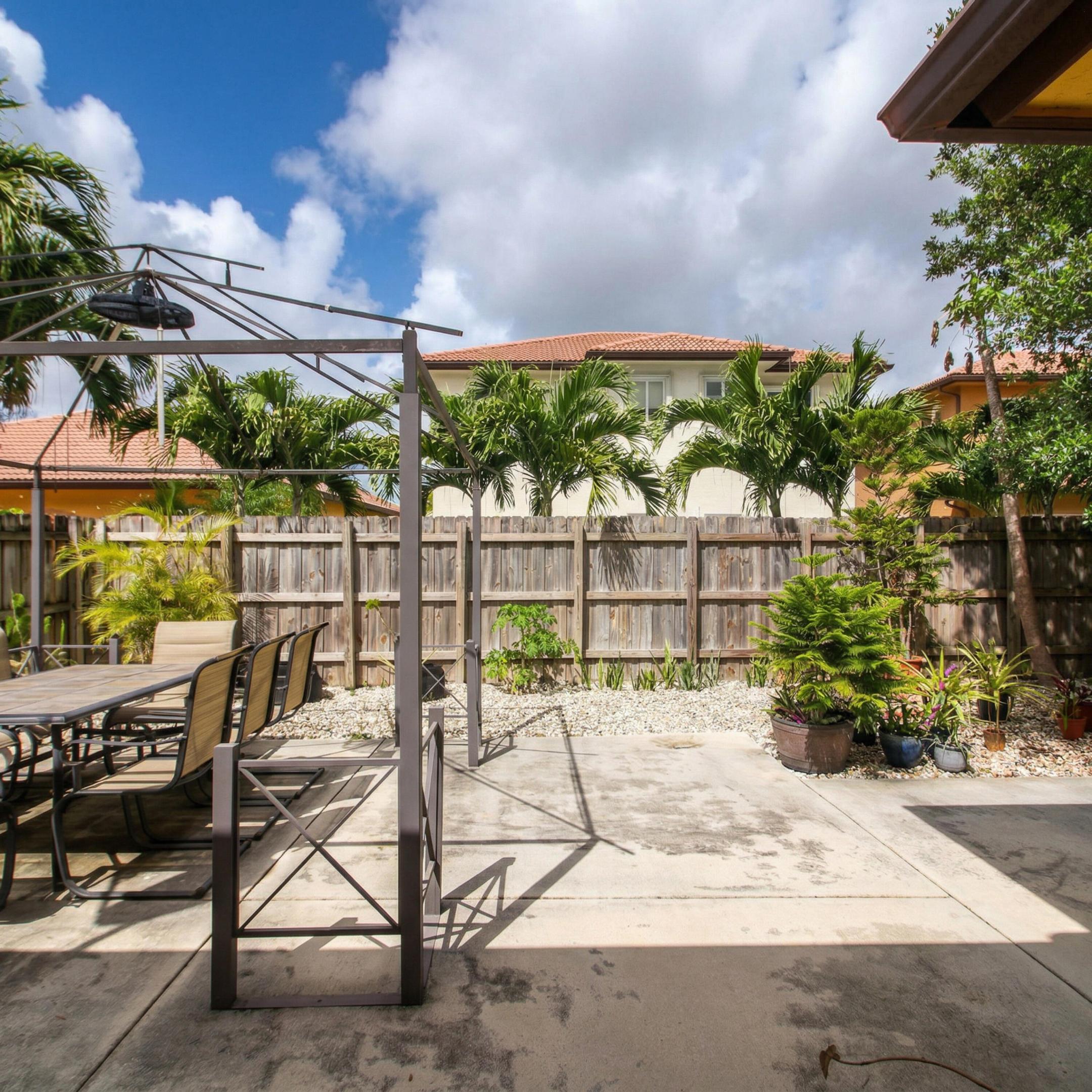 MIRENS PLACE - Residential