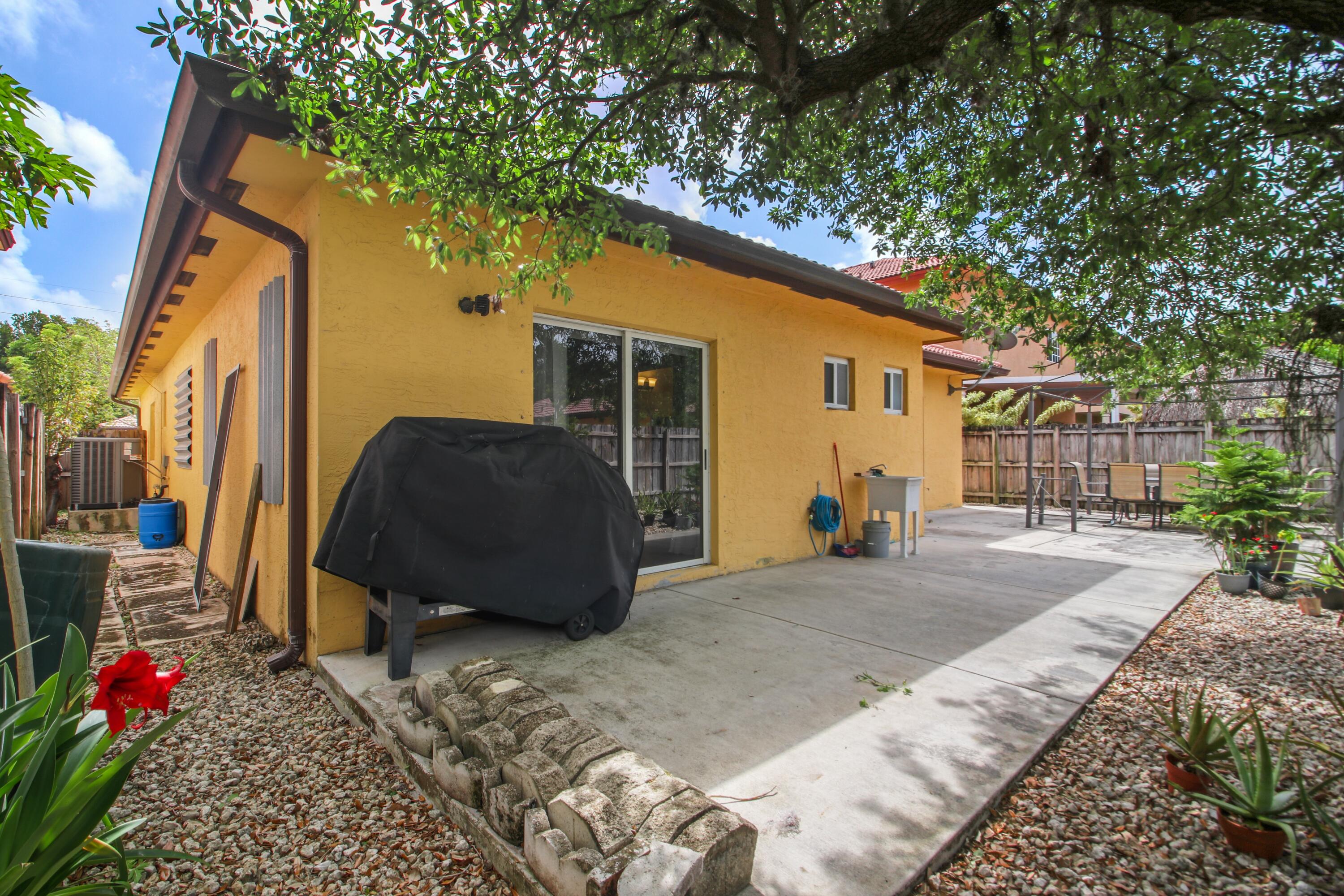 MIRENS PLACE - Residential