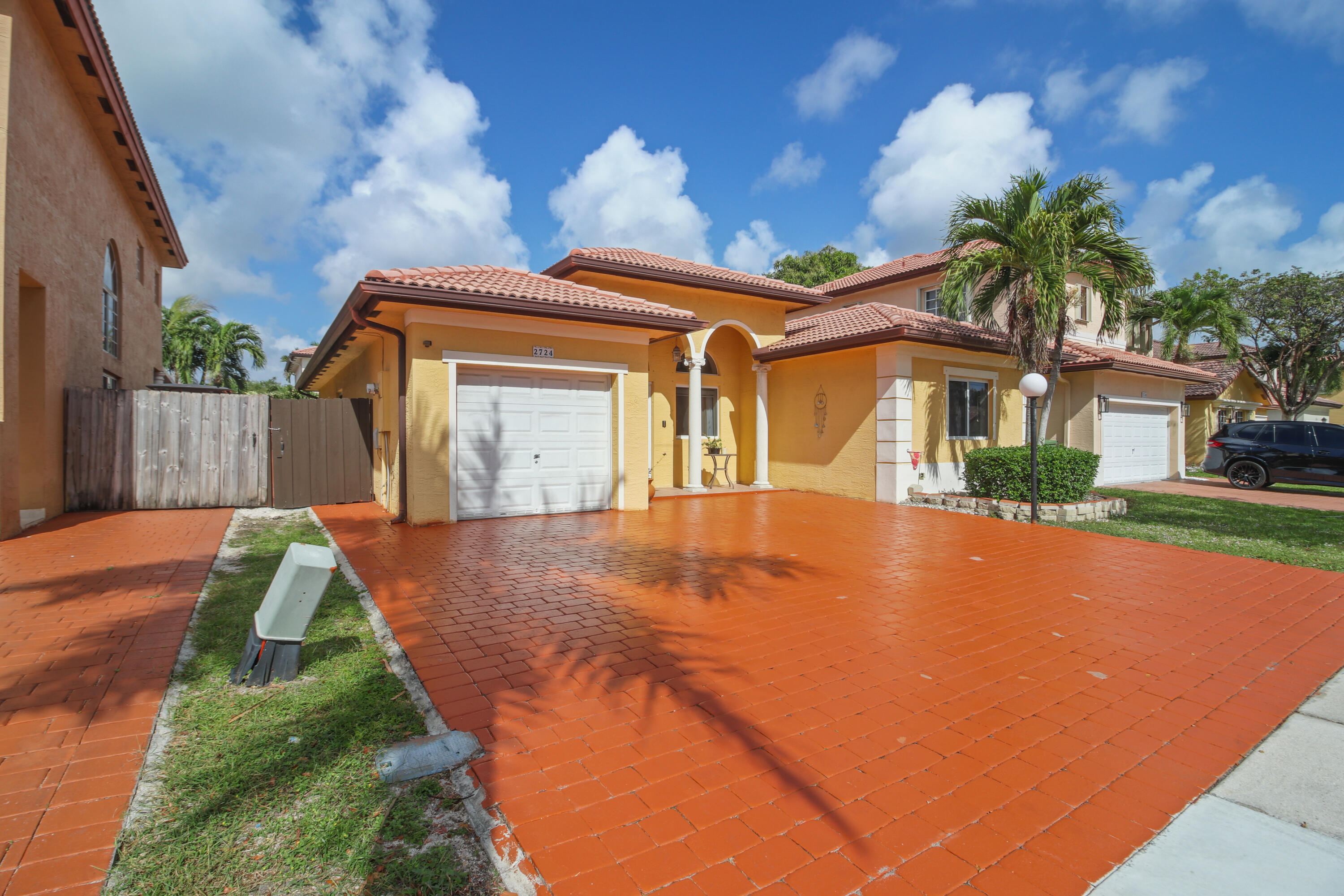 MIRENS PLACE - Residential