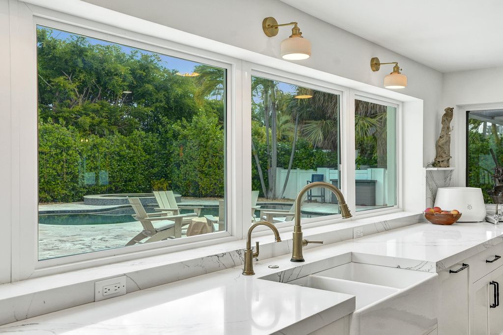 Photo of 2421 NE 12th Street, Fort Lauderdale, FL 33304 (MLS # B26018604)